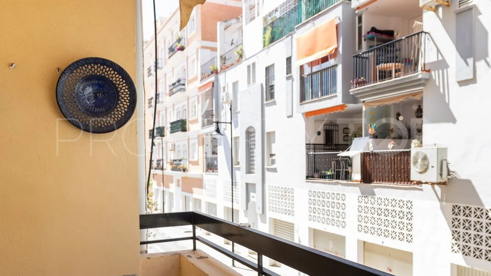 Se vende apartamento con 2 dormitorios en Fuengirola Puerto