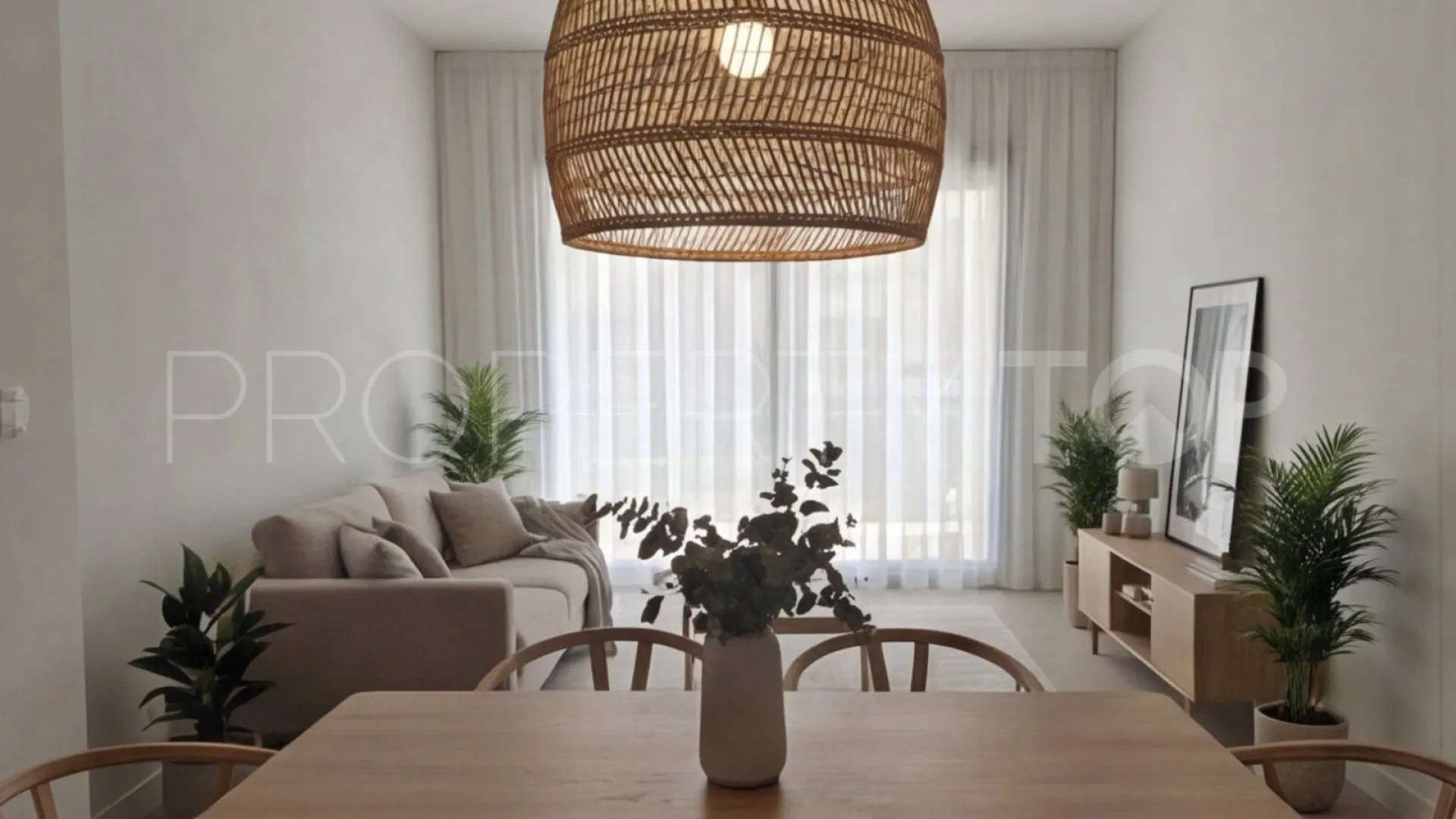 For sale 2 bedrooms ground floor apartment in Estepona East