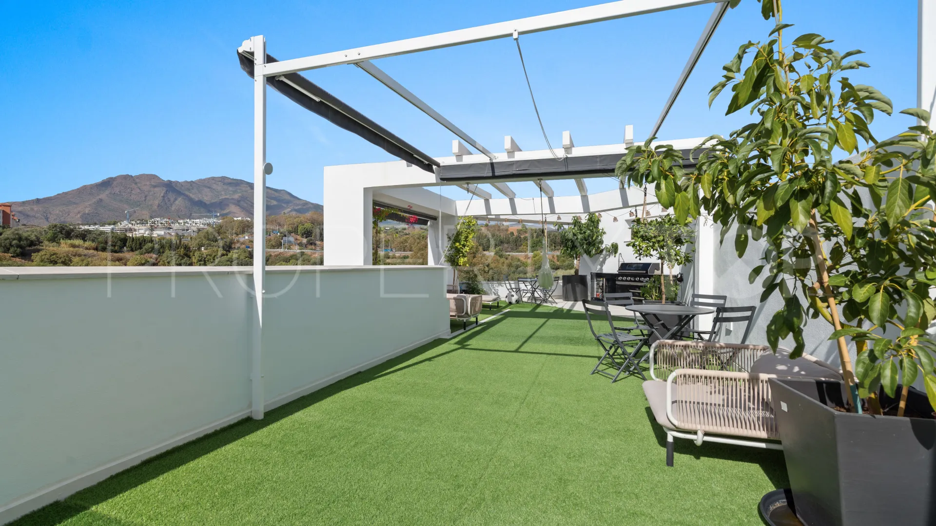 For sale duplex penthouse in Avda de Andalucia - Sierra de Estepona