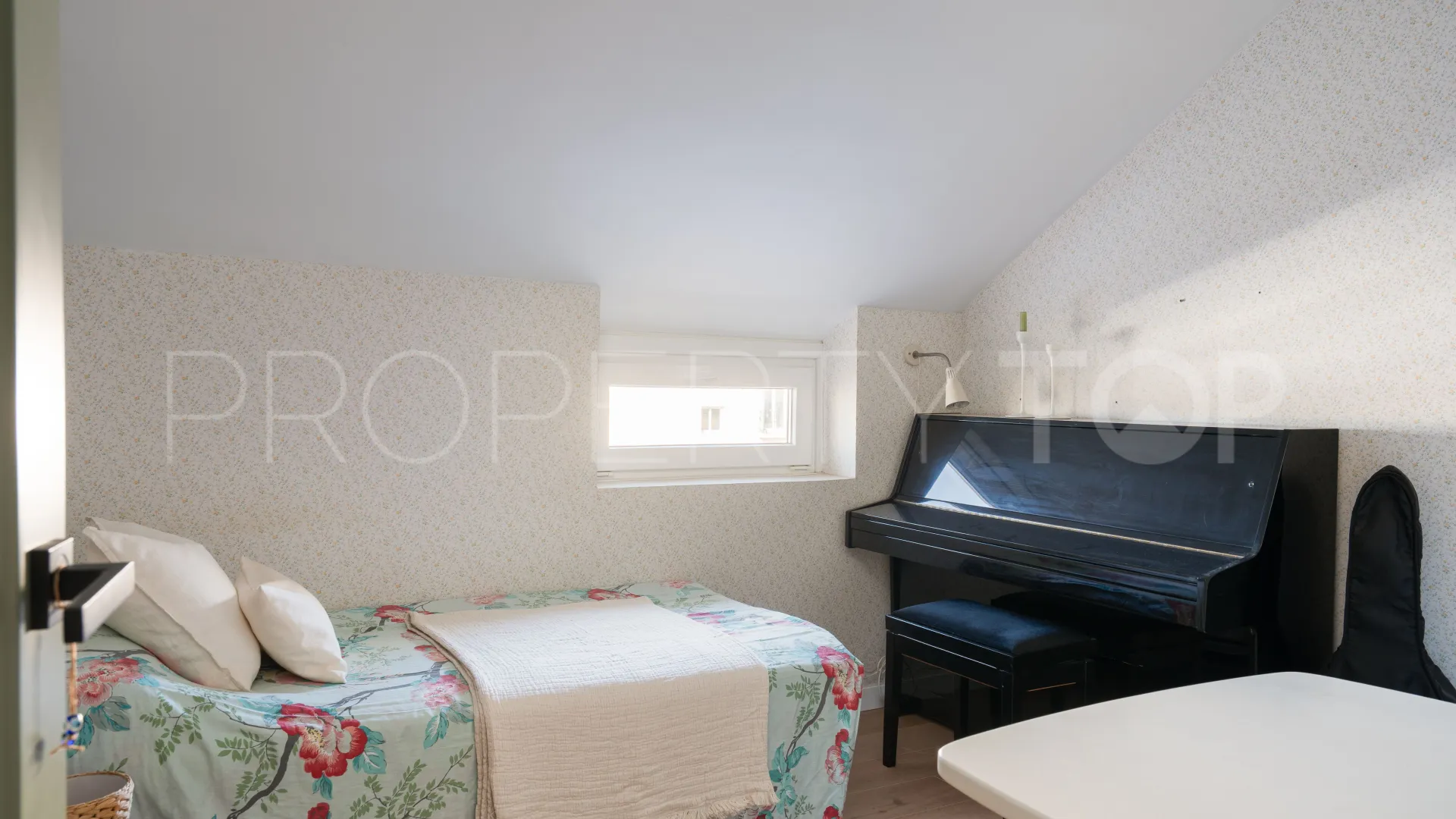 For sale house in Velez Malaga with 7 bedrooms