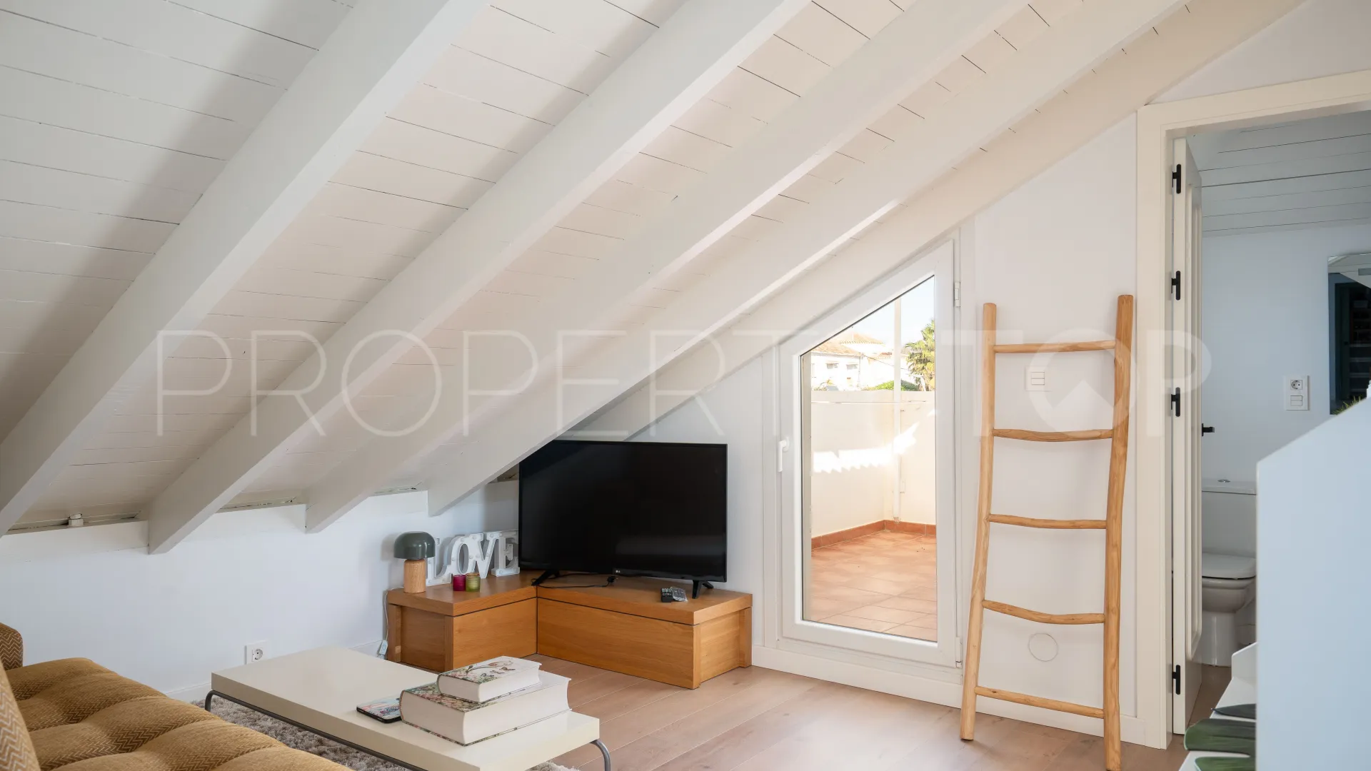 For sale house in Velez Malaga with 7 bedrooms