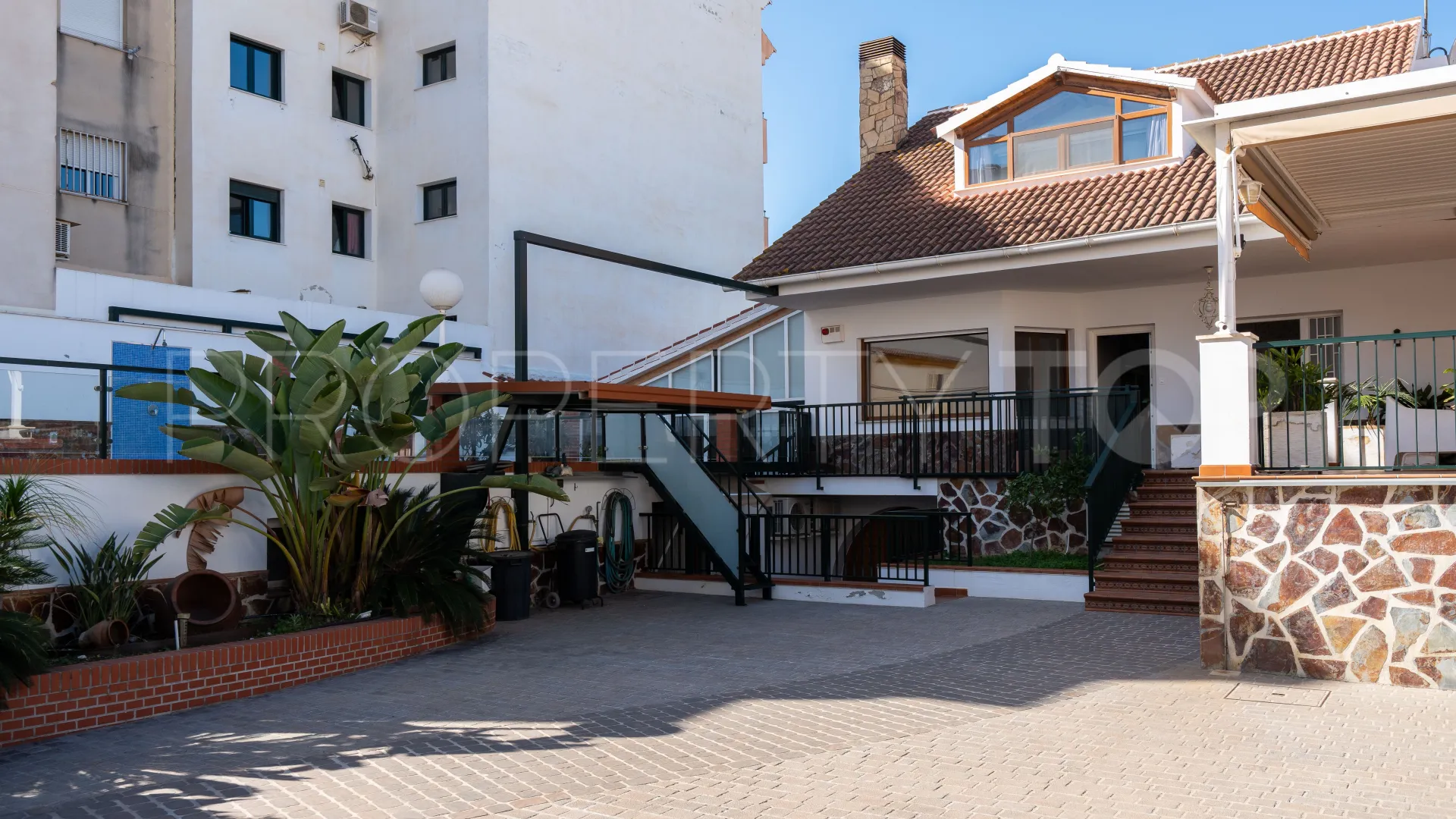 For sale house in Velez Malaga with 7 bedrooms