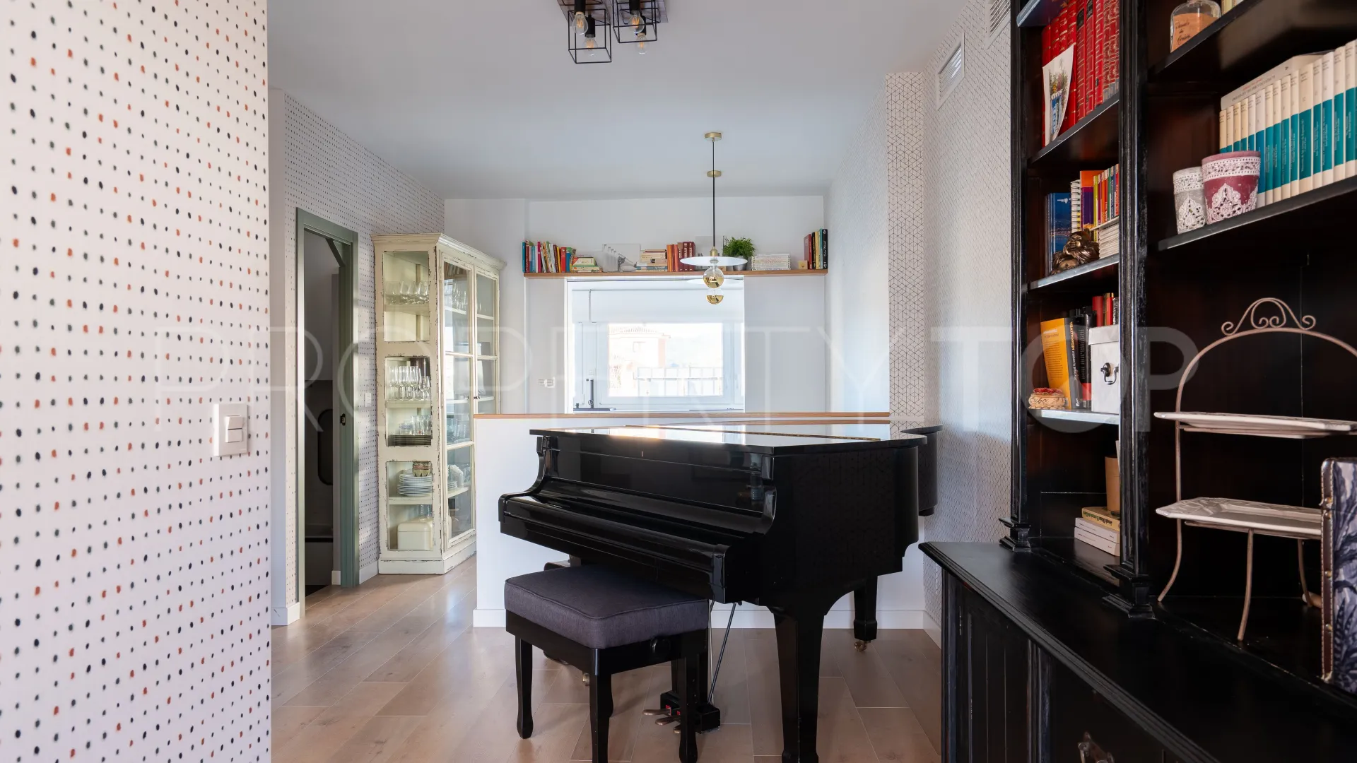 For sale house in Velez Malaga with 7 bedrooms