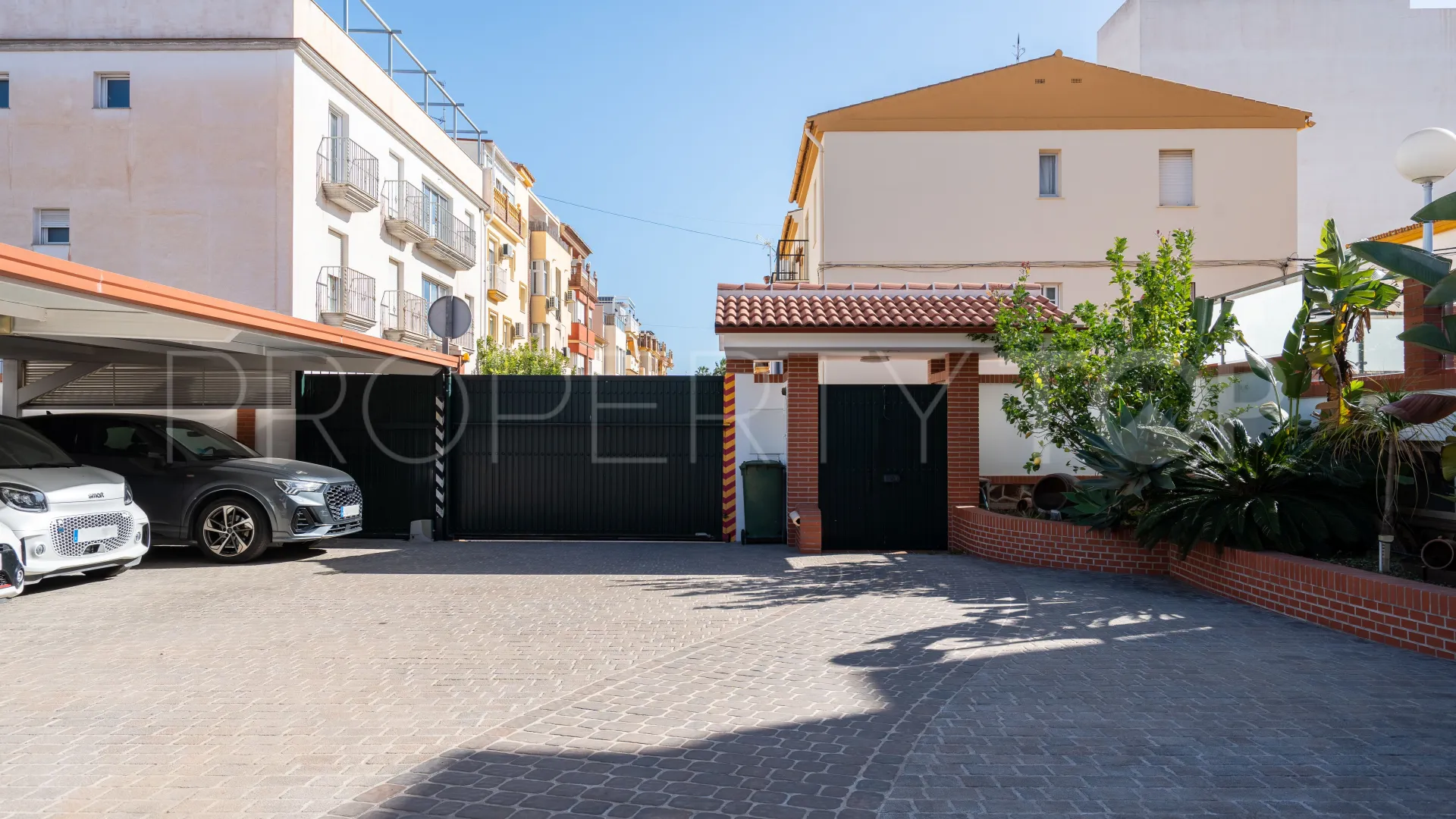 For sale house in Velez Malaga with 7 bedrooms