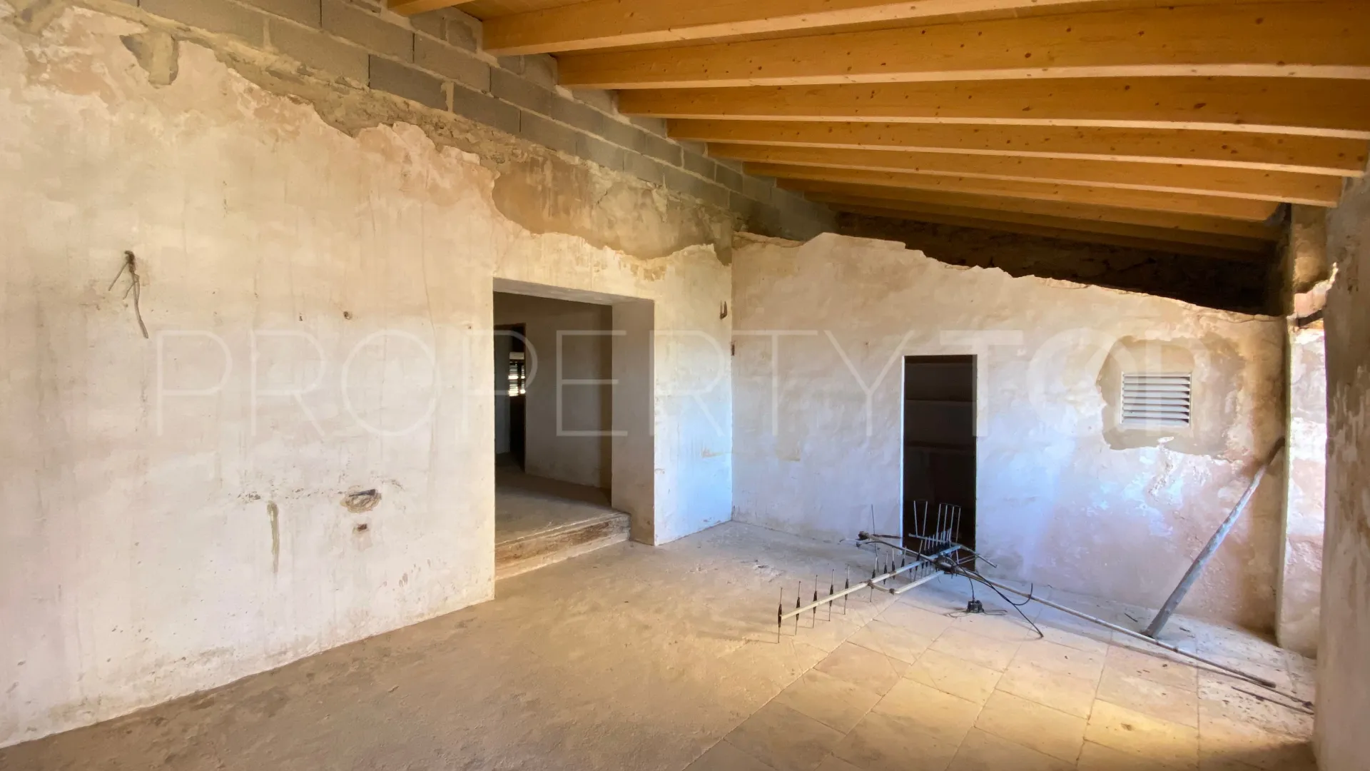 Buy town house in Alaro