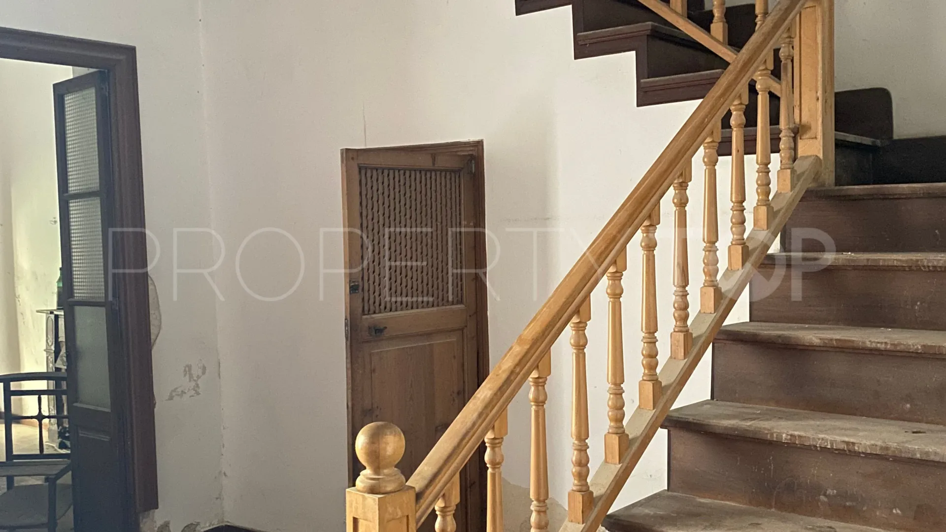 Buy town house in Alaro