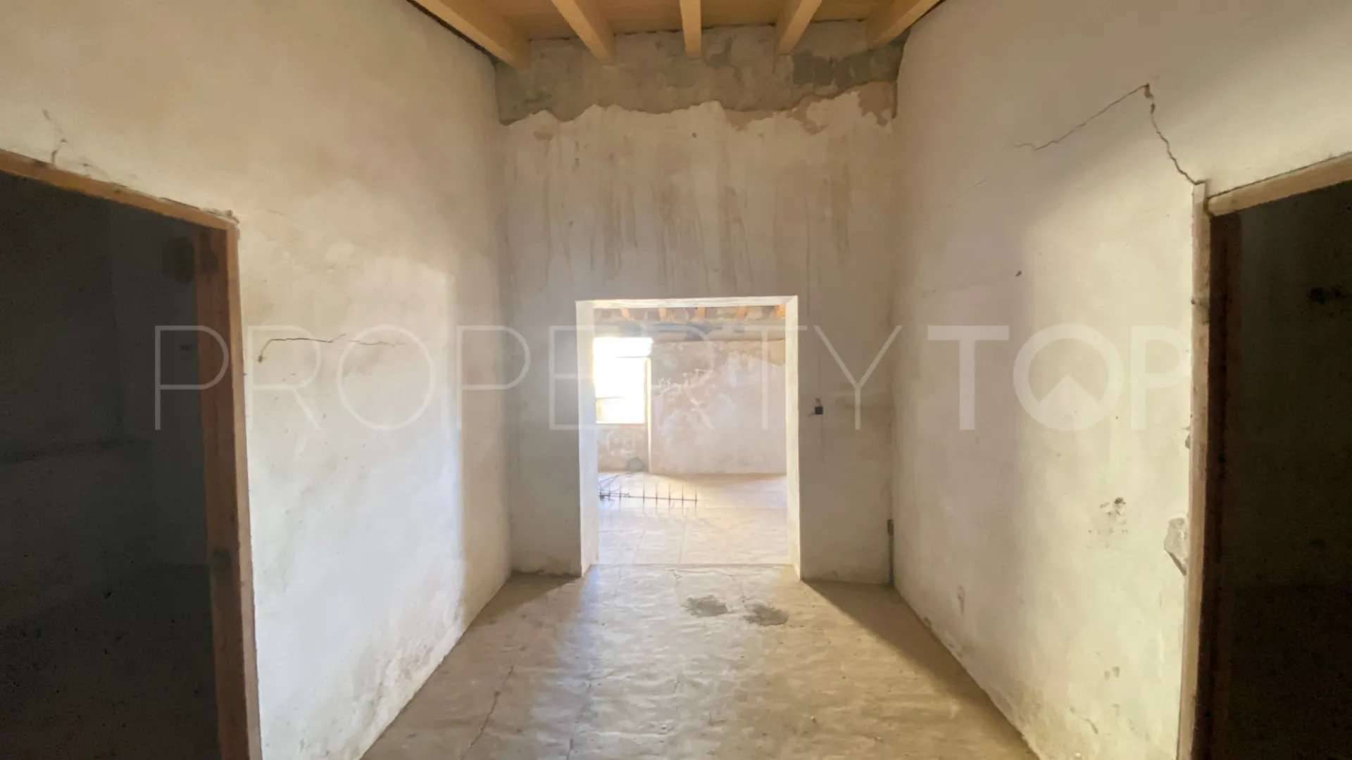 Buy town house in Alaro