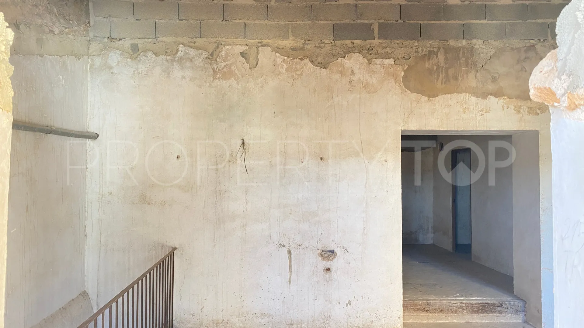 Buy town house in Alaro