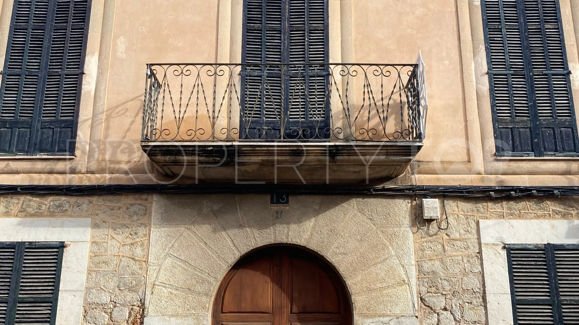 Buy town house in Alaro