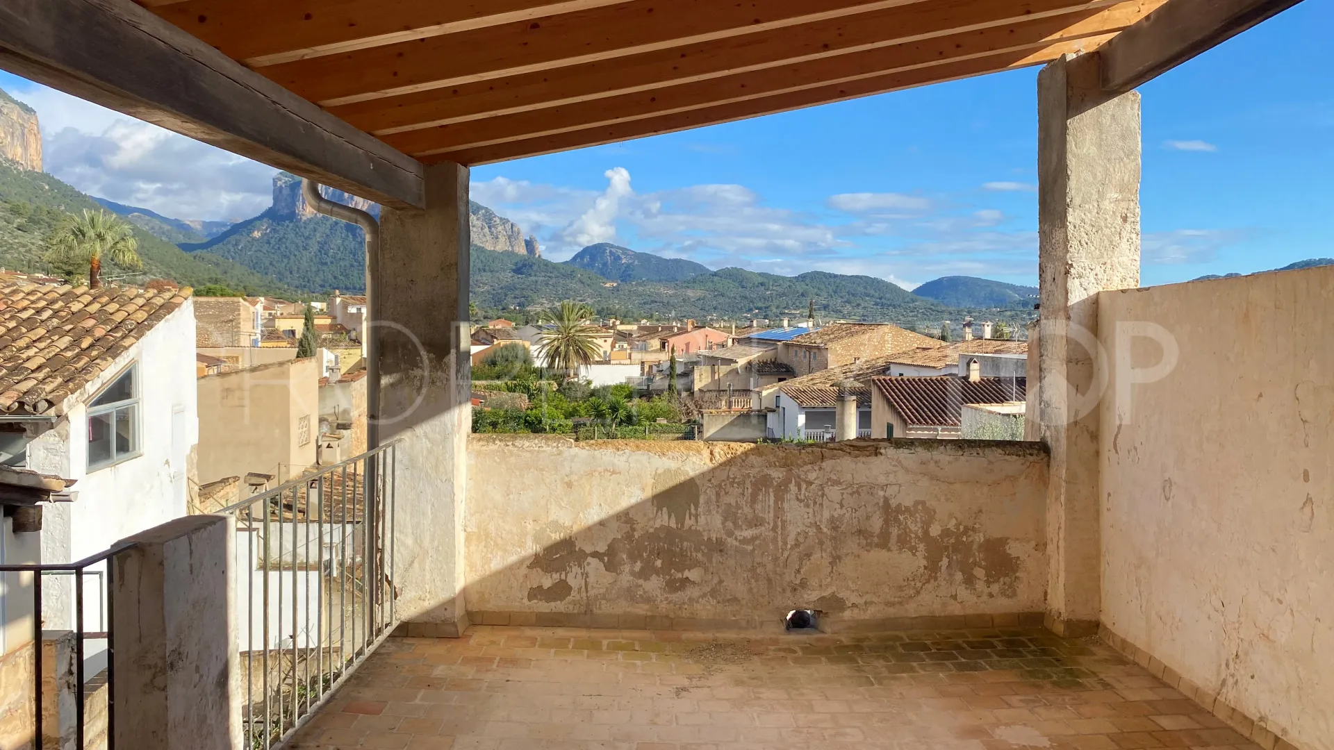 Buy town house in Alaro