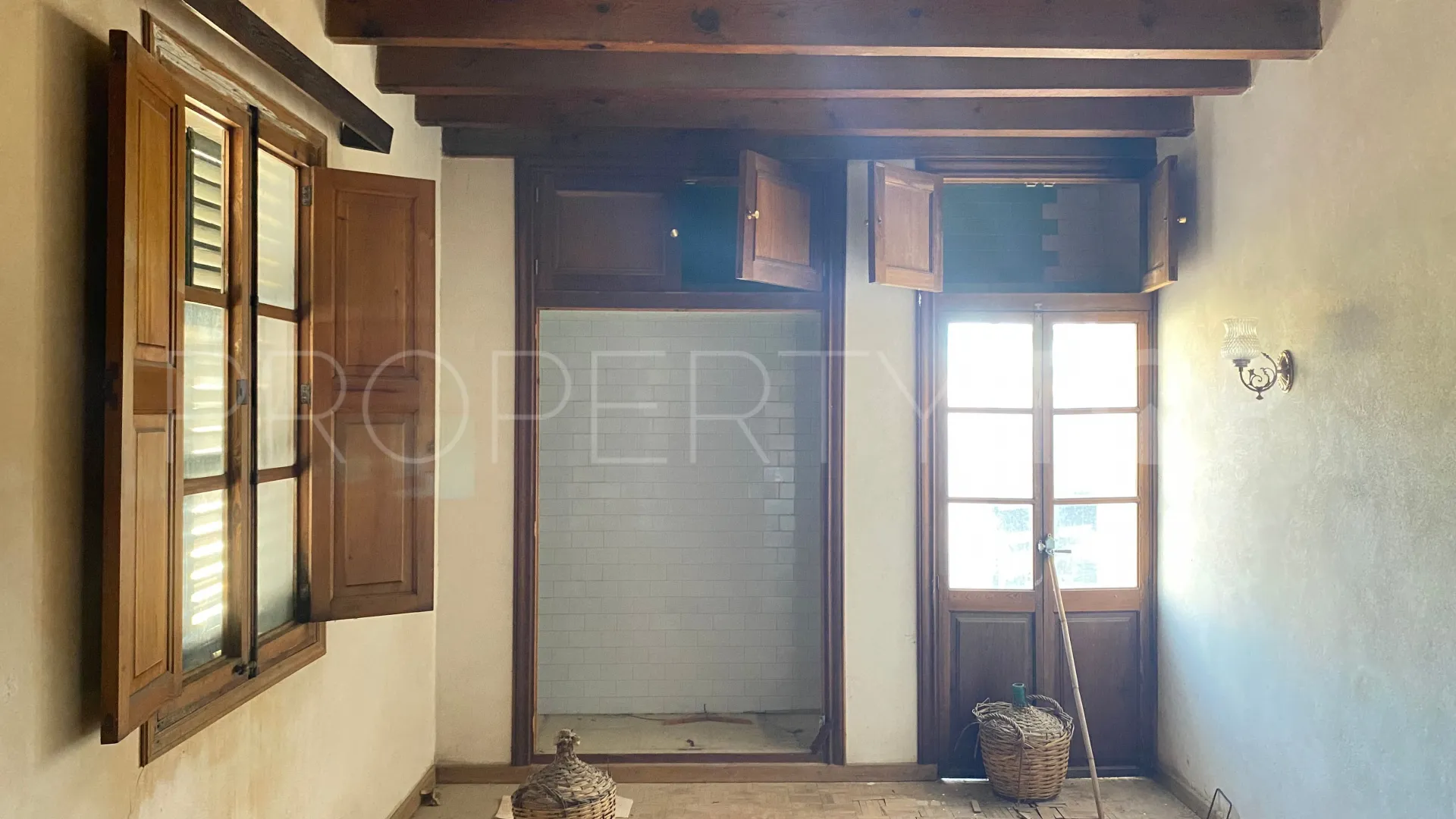Buy town house in Alaro