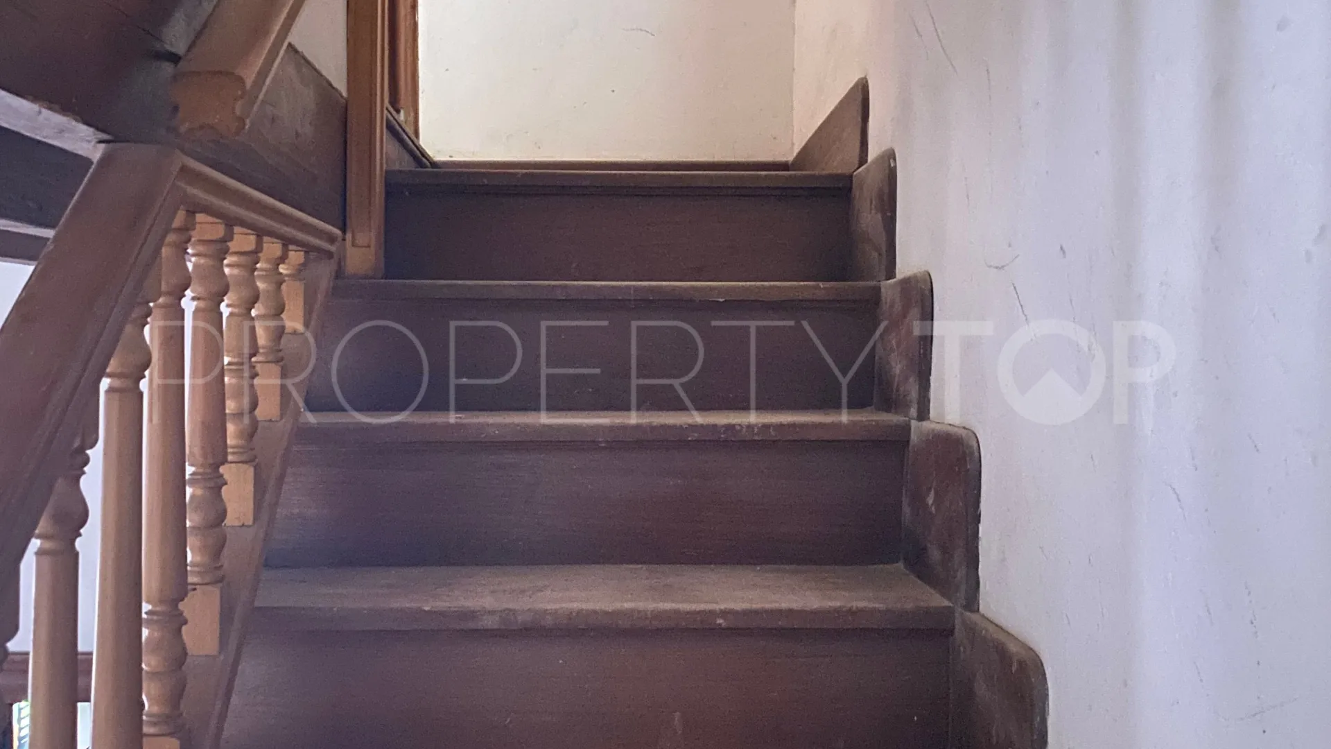 Buy town house in Alaro