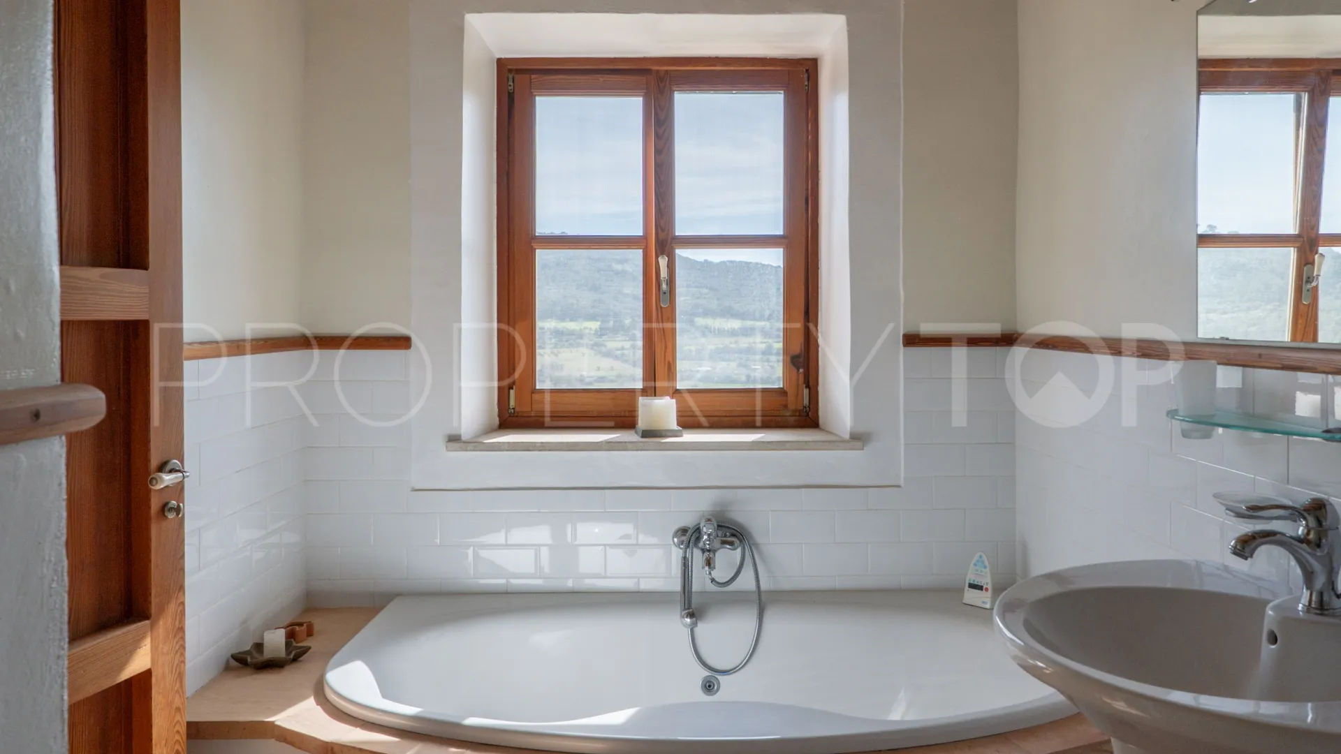 For sale villa in Petra with 7 bedrooms