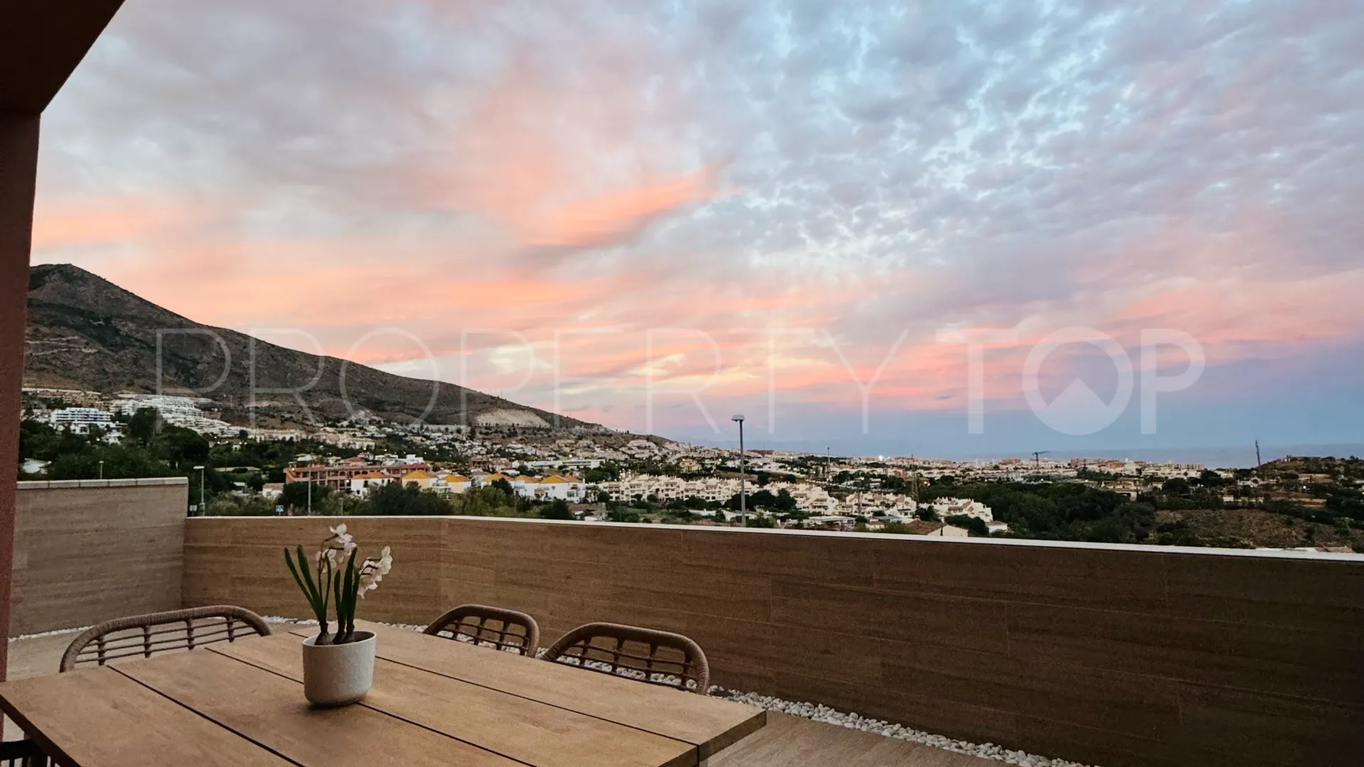 For sale chalet in Benalmadena Pueblo with 3 bedrooms