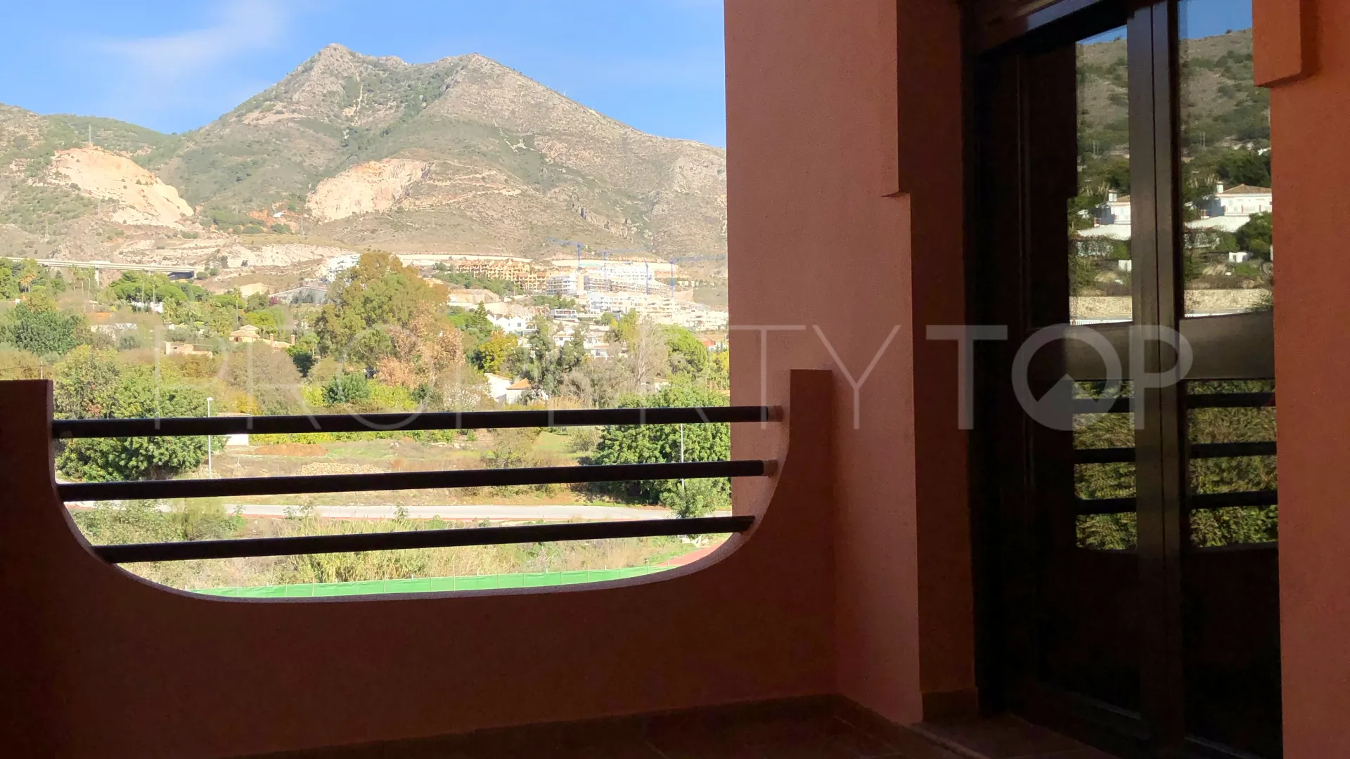 For sale chalet in Benalmadena Pueblo with 3 bedrooms