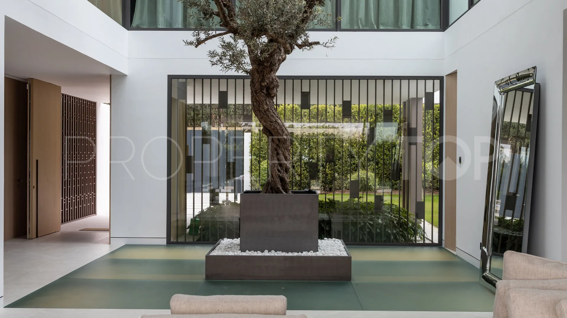 Villa en venta con 5 dormitorios en Marbella Golden Mile