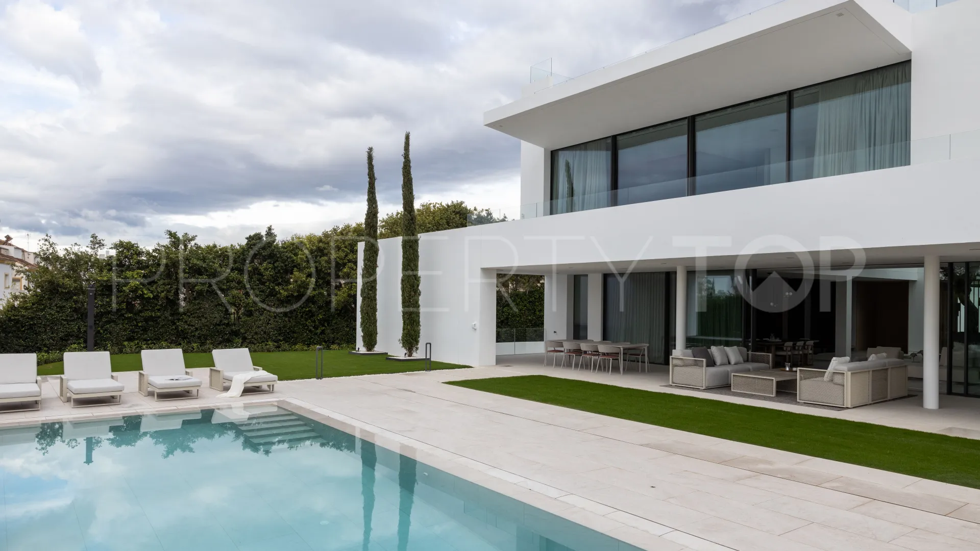 Villa en venta con 5 dormitorios en Marbella Golden Mile