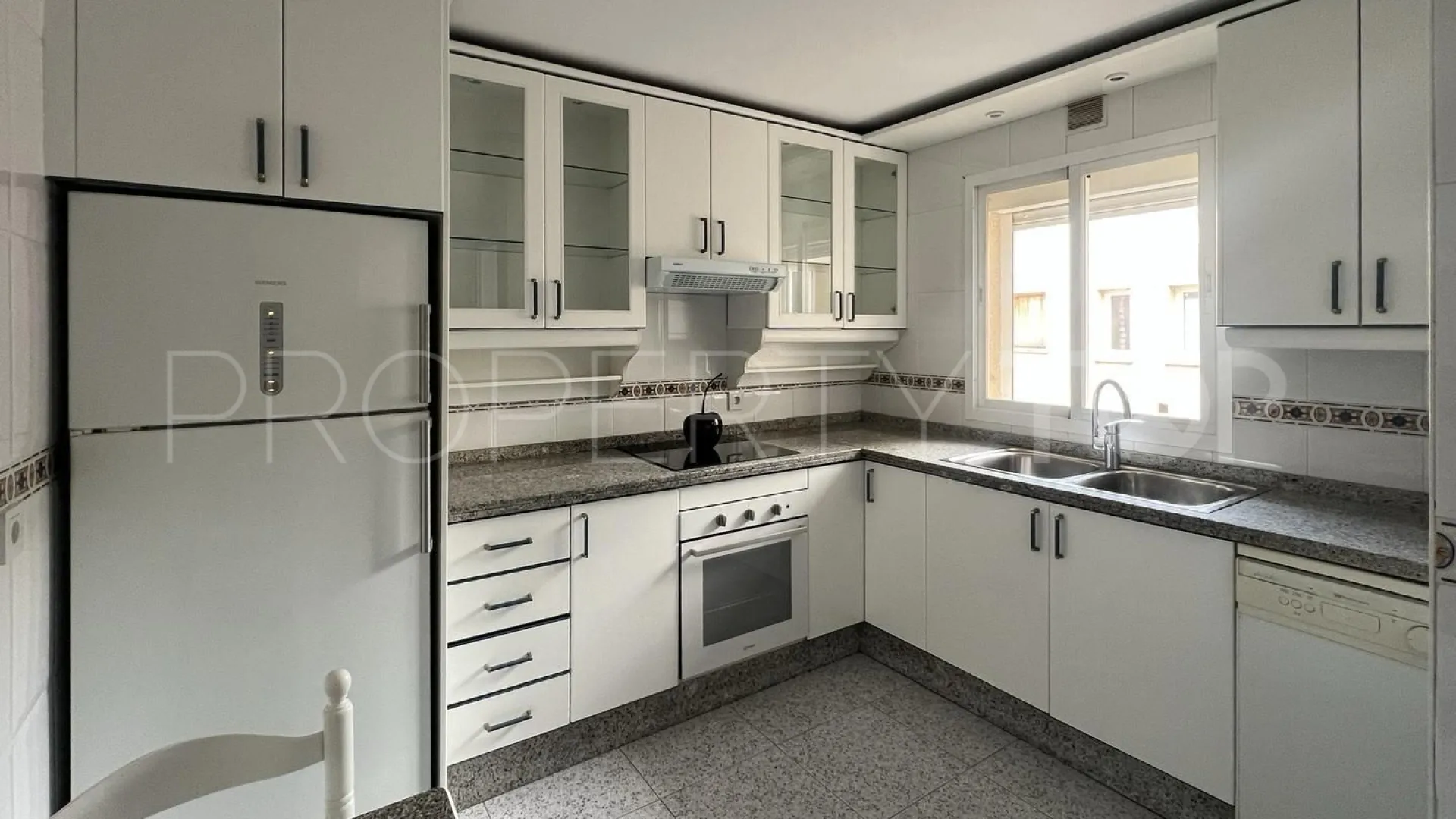 Penthouse for sale in Estepona Centre