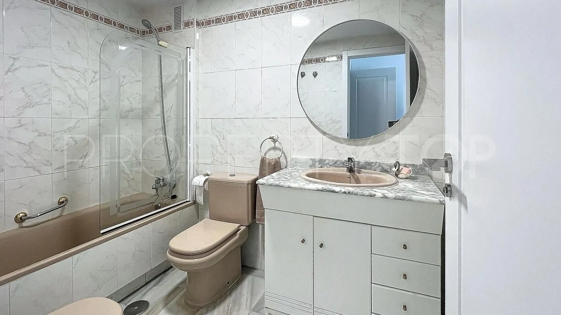 Penthouse for sale in Estepona Centre
