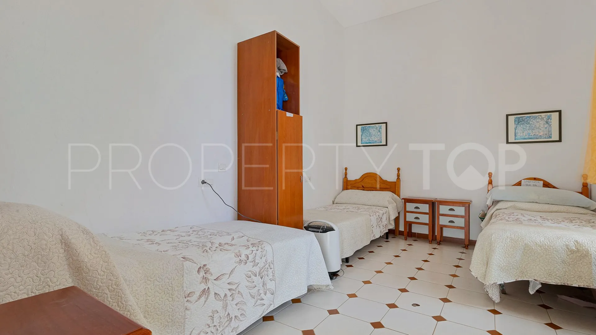 Puerto de la Torre, edificio singular a la venta