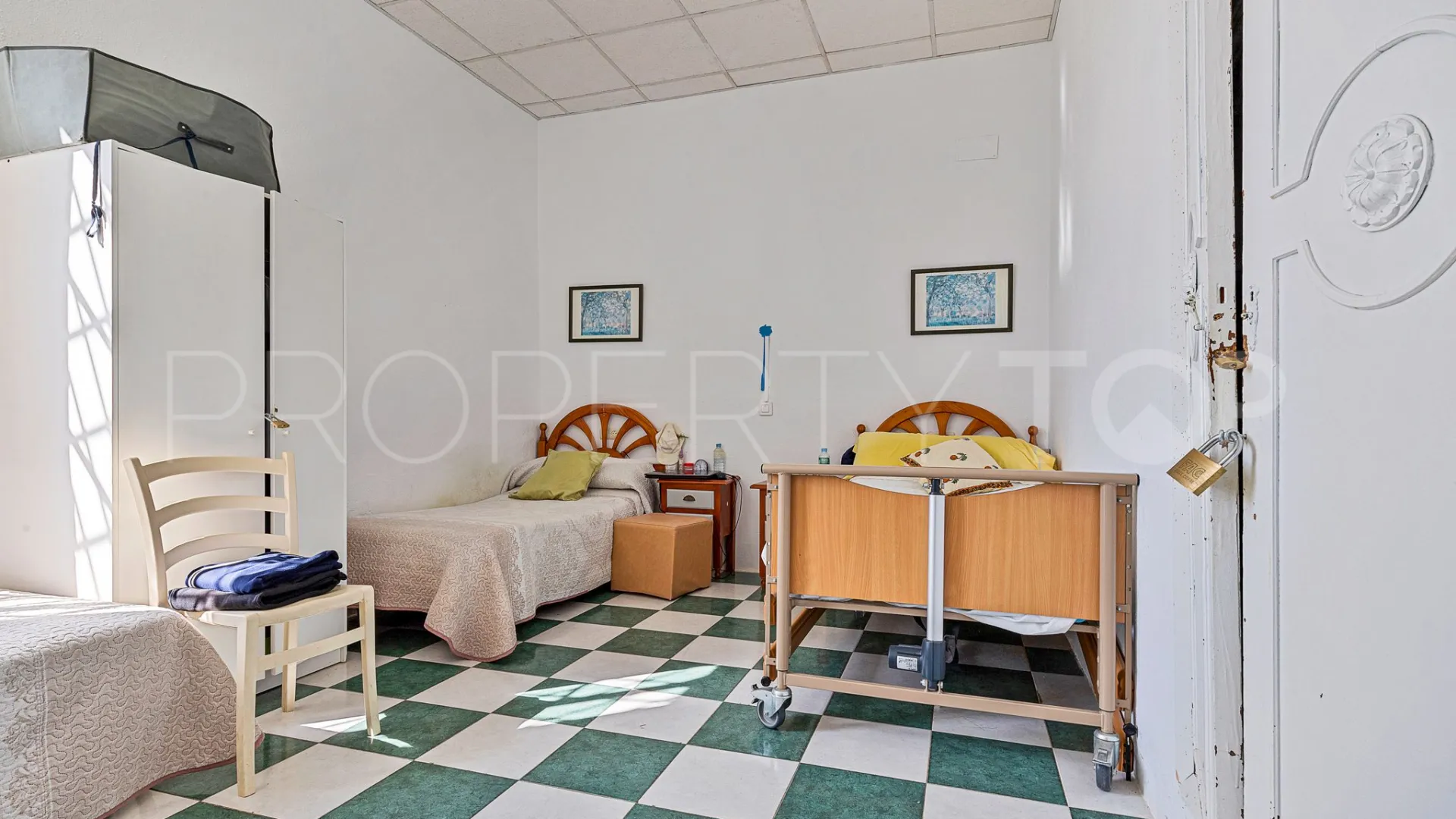 Puerto de la Torre, edificio singular a la venta