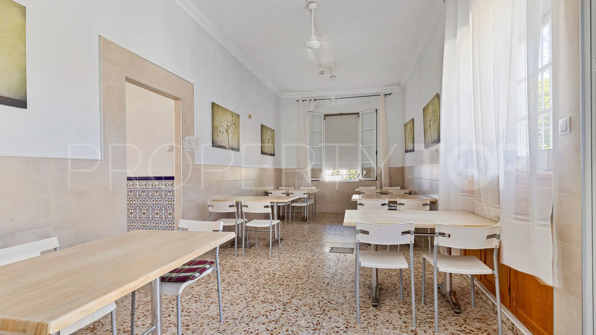 Puerto de la Torre, edificio singular a la venta