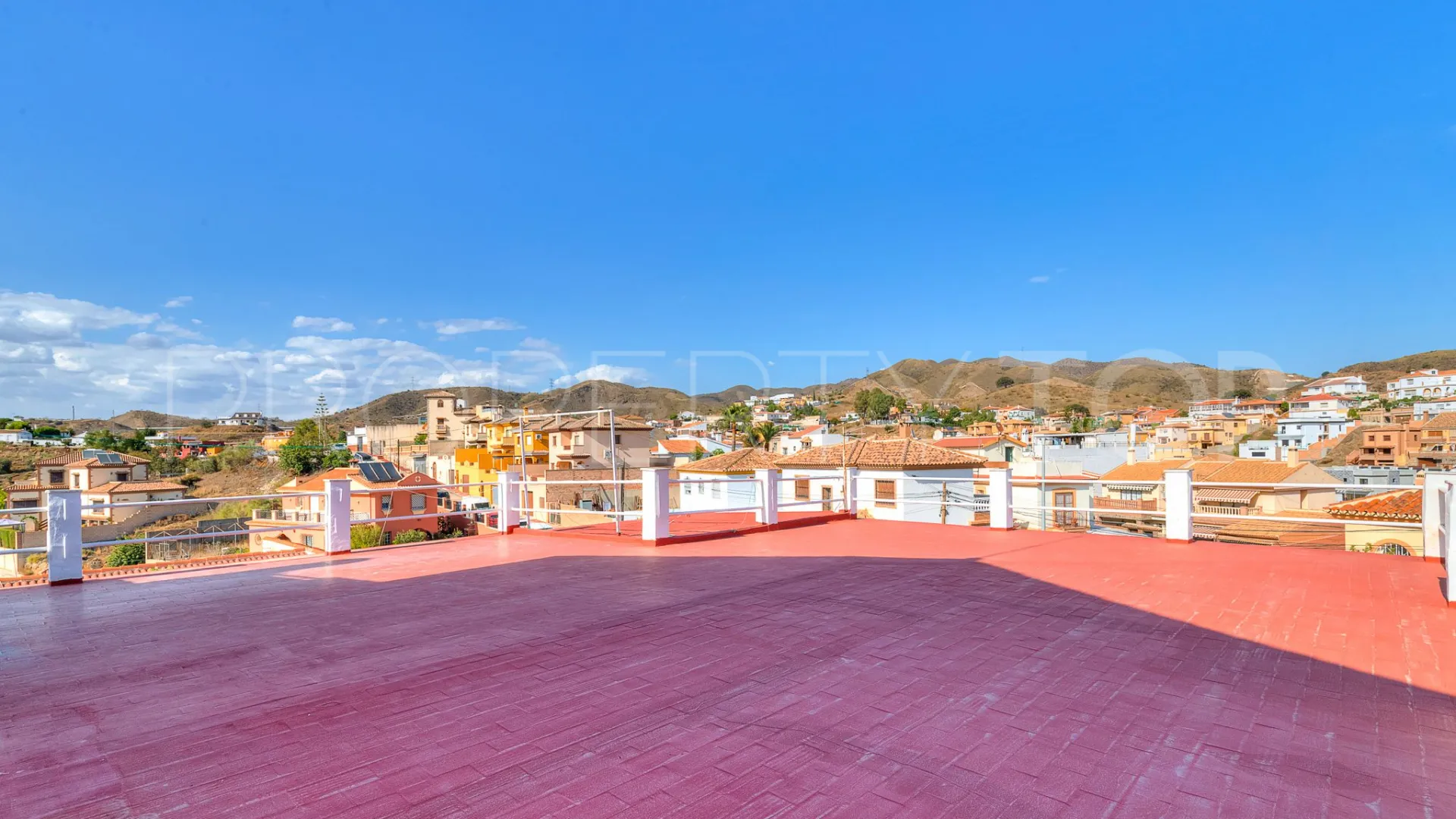 Puerto de la Torre, edificio singular a la venta