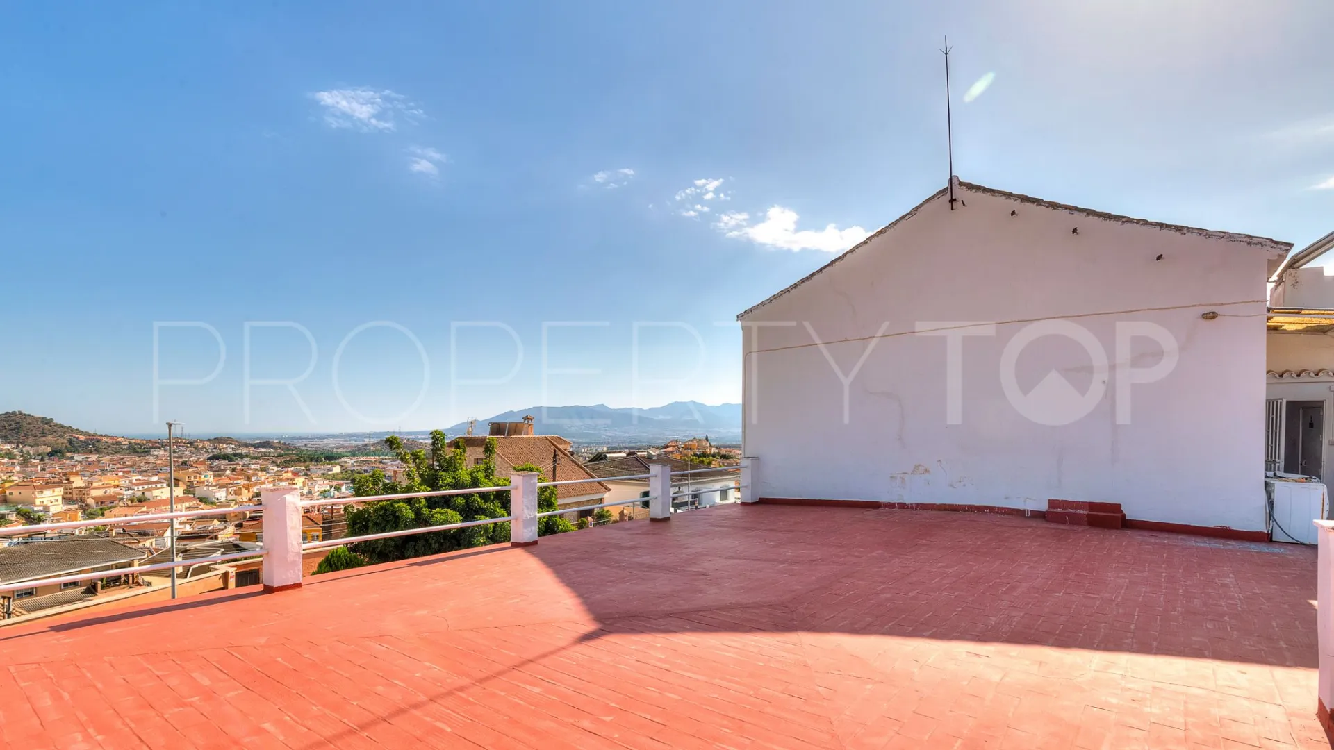 Puerto de la Torre, edificio singular a la venta
