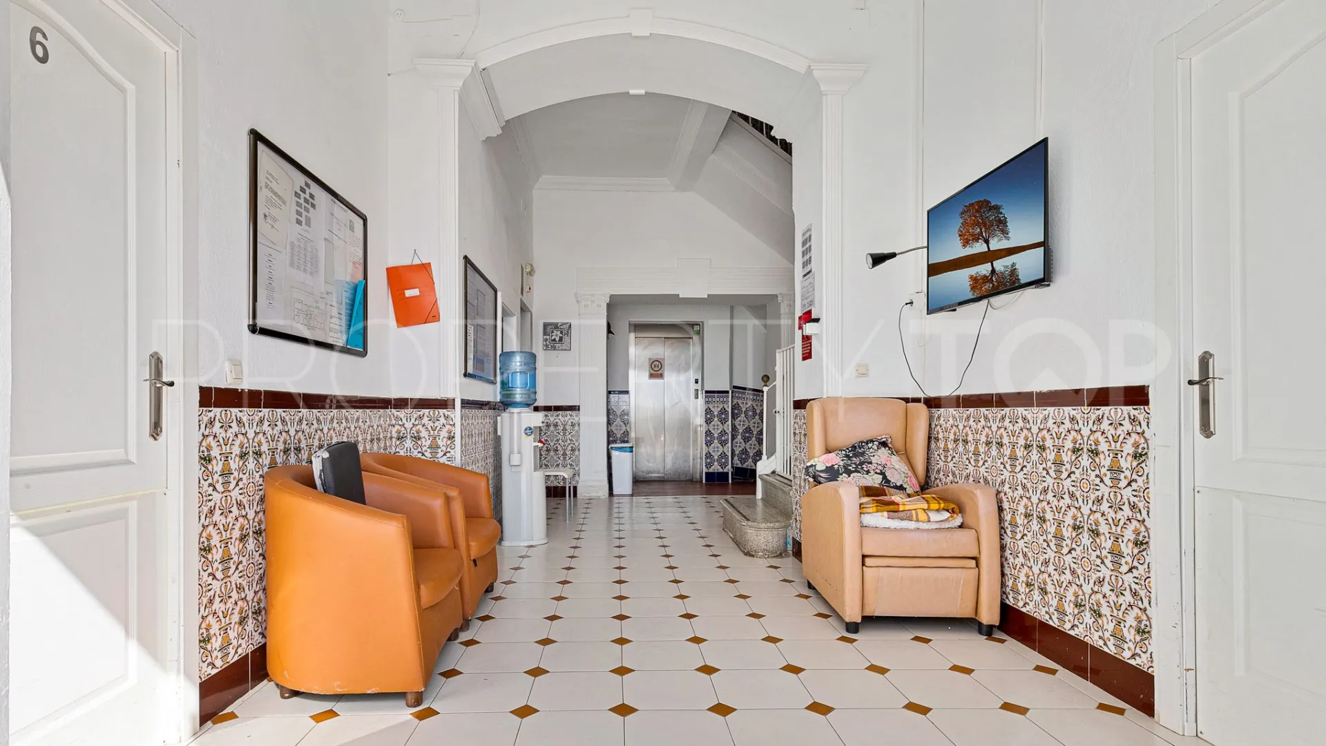 Puerto de la Torre, edificio singular a la venta