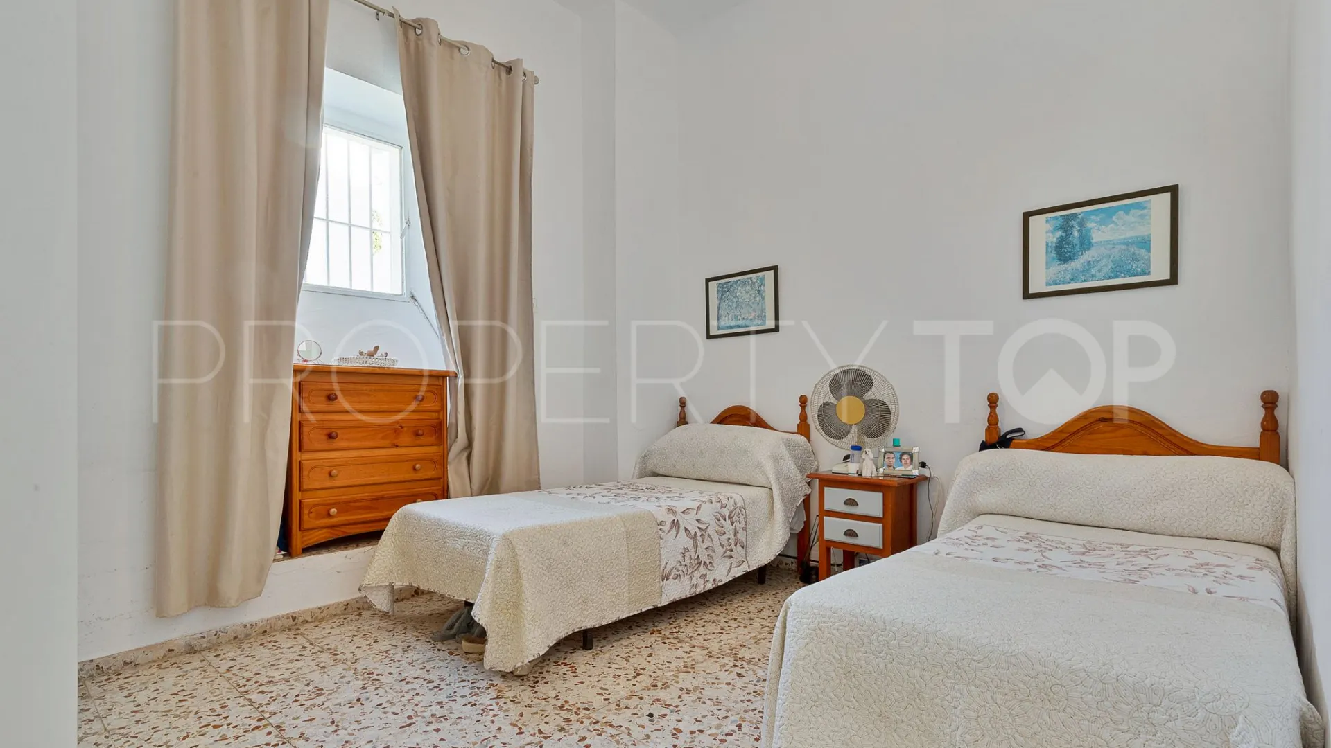 Puerto de la Torre, edificio singular a la venta