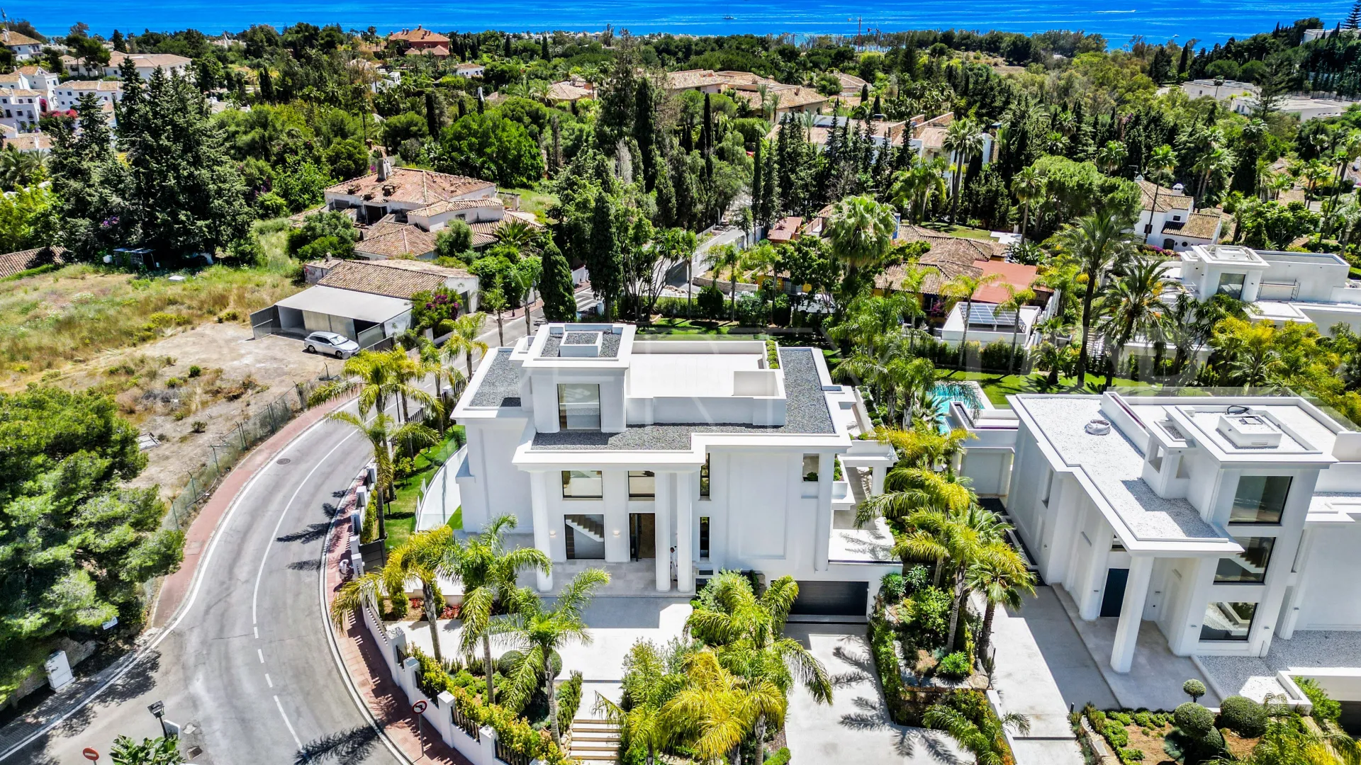 Villa for sale in Las Lomas del Marbella Club with 6 bedrooms