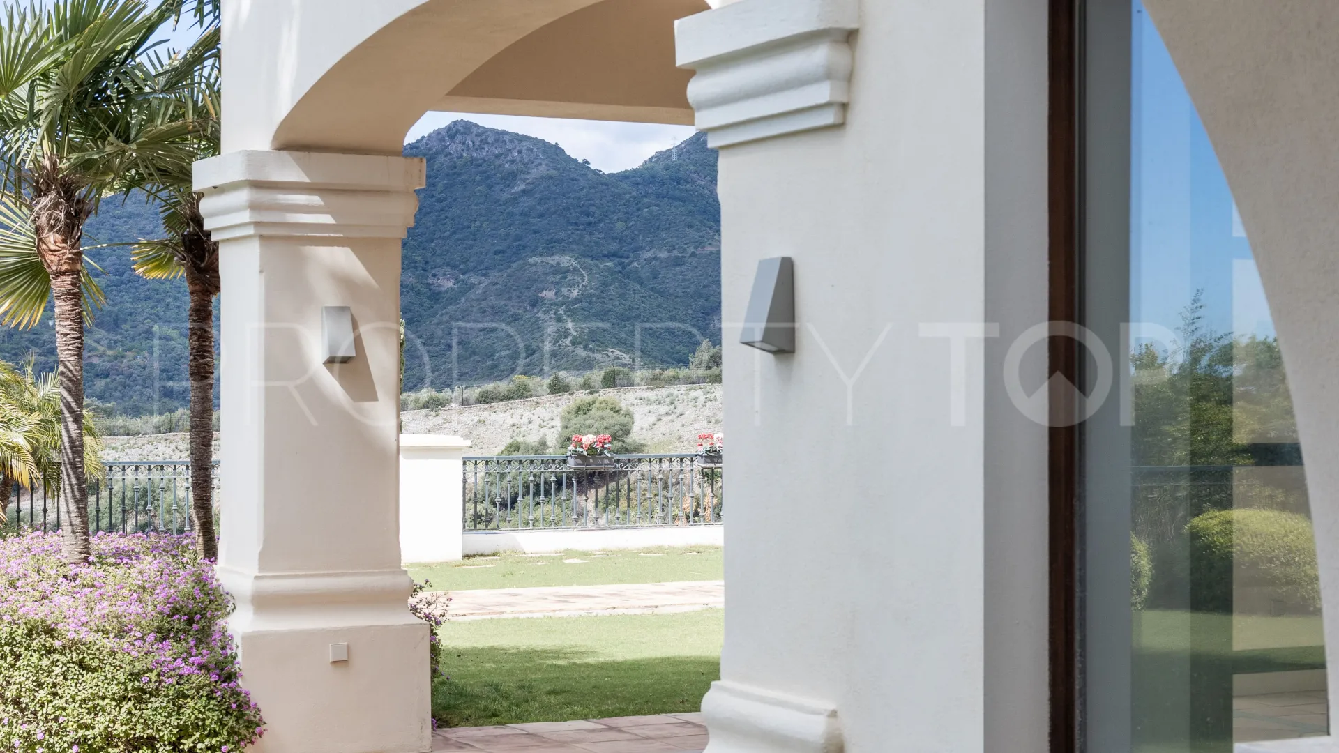 Villa for sale in La Zagaleta