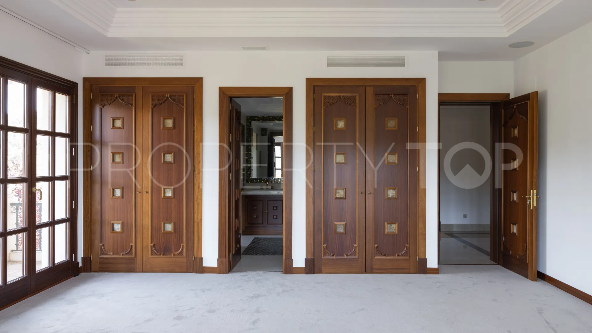 Villa for sale in La Zagaleta