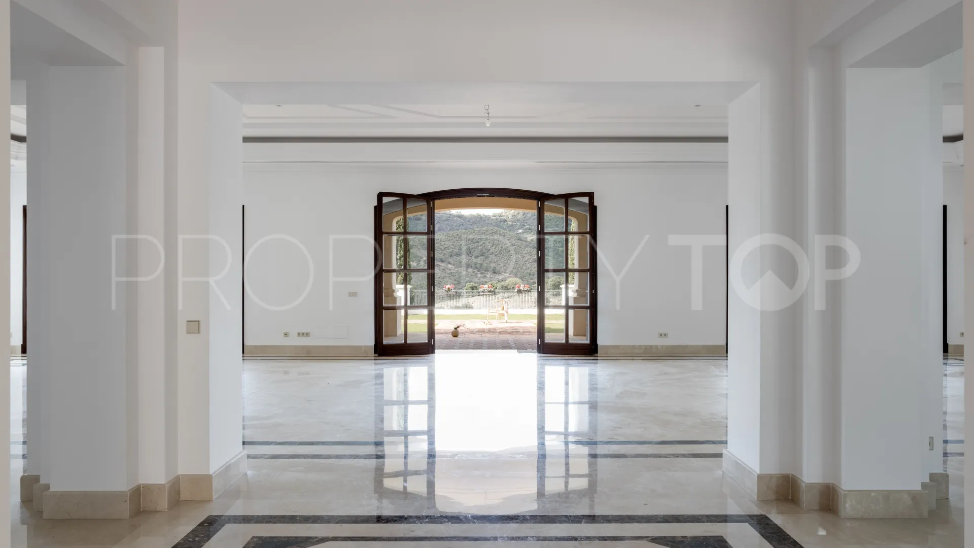 Villa for sale in La Zagaleta