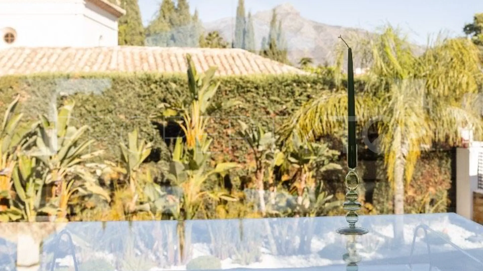 Villa for sale in Nueva Andalucia