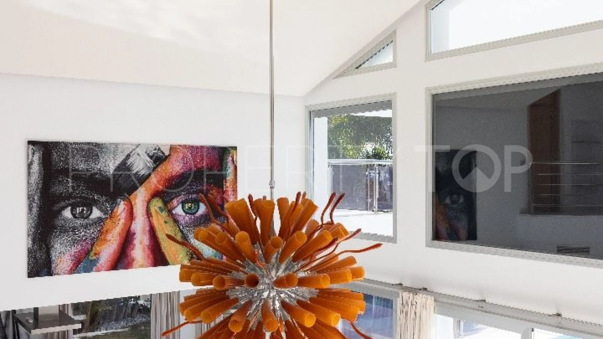 Villa for sale in Nueva Andalucia