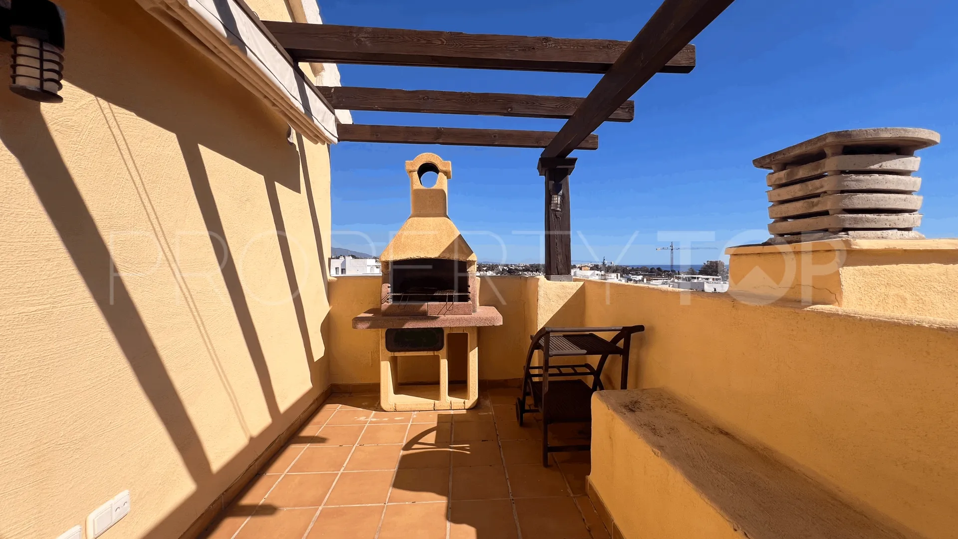 Atico duplex a la venta de 4 dormitorios en Estepona Este