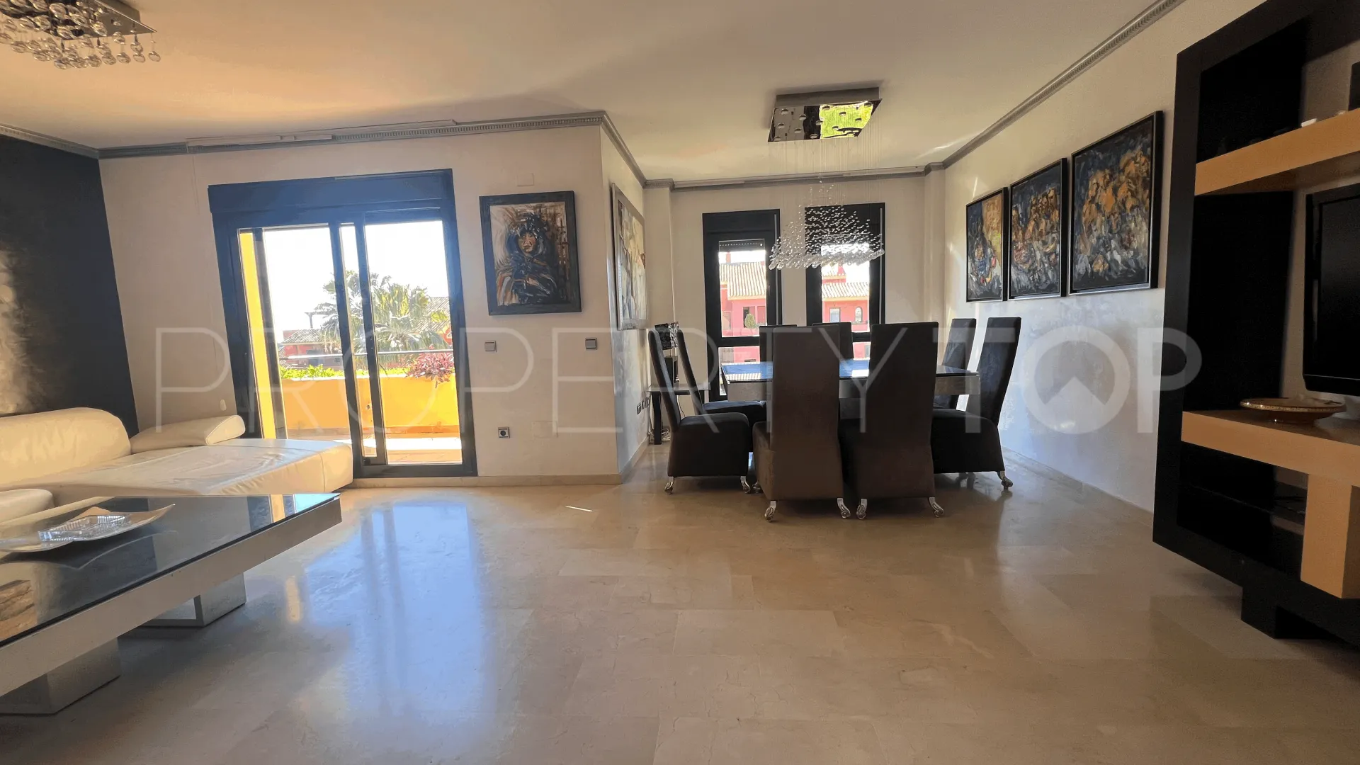 Atico duplex a la venta de 4 dormitorios en Estepona Este