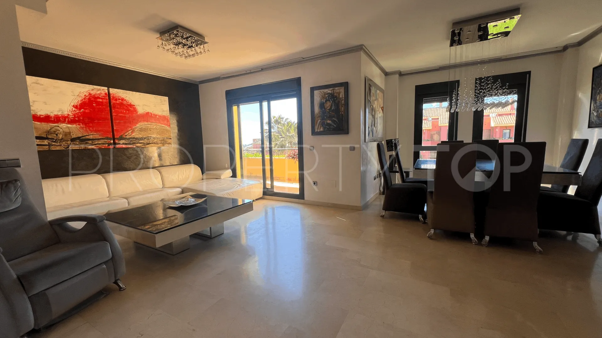 Atico duplex a la venta de 4 dormitorios en Estepona Este
