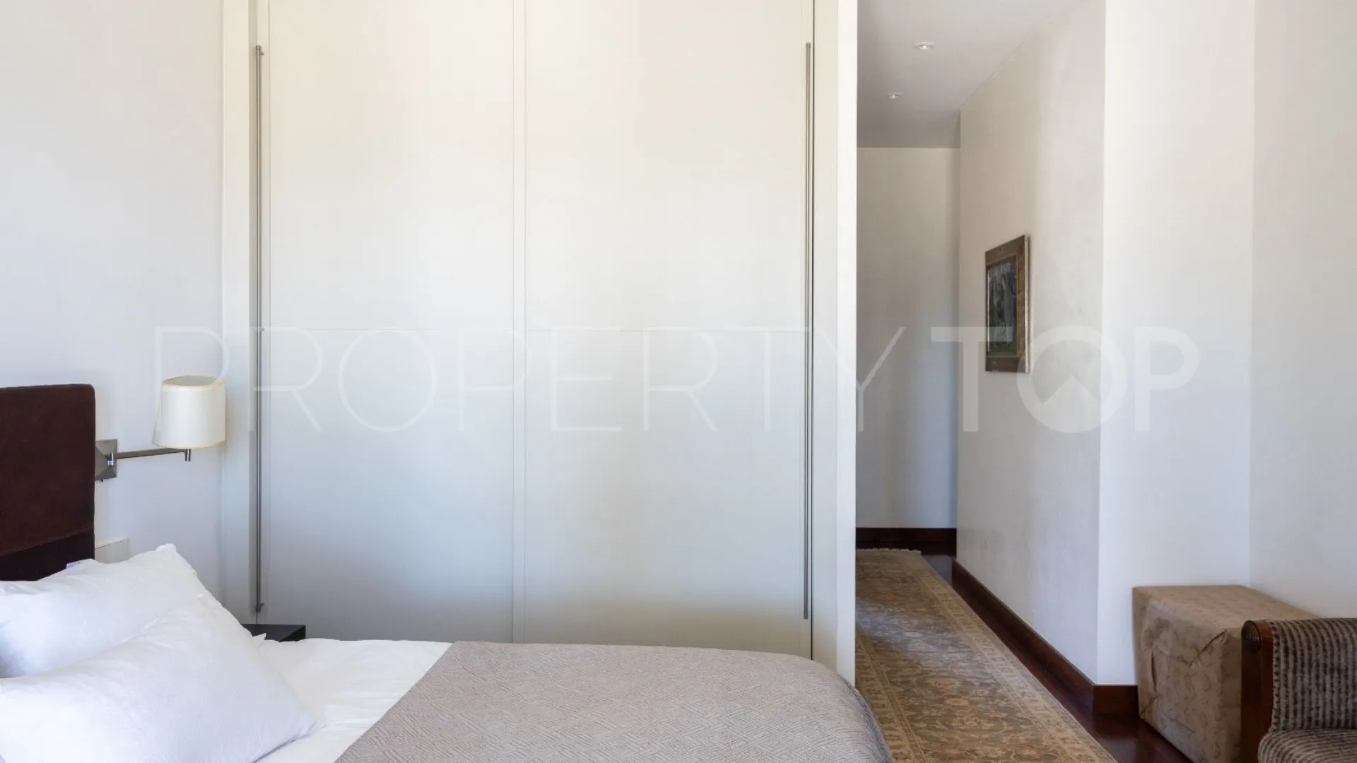 Villa de 5 dormitorios a la venta en Antequera