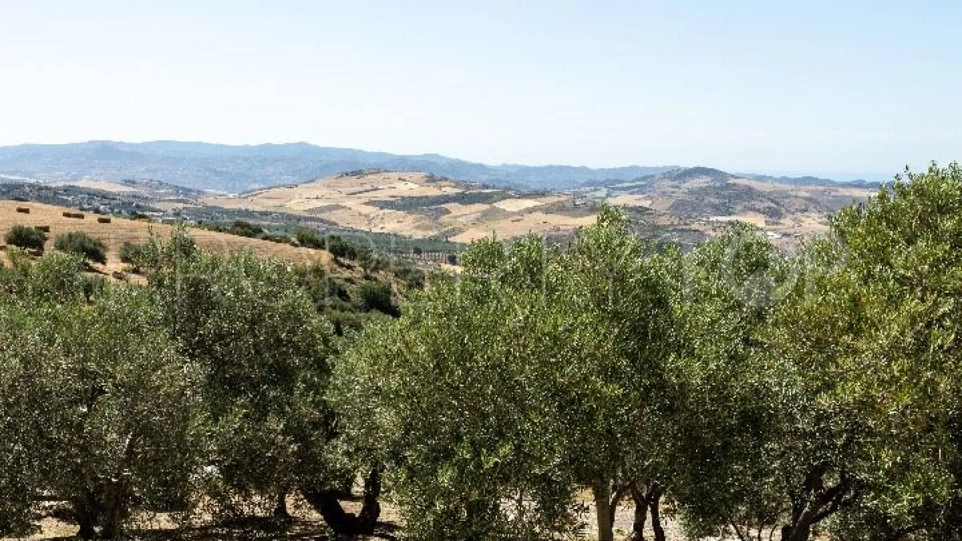 Villa de 5 dormitorios a la venta en Antequera