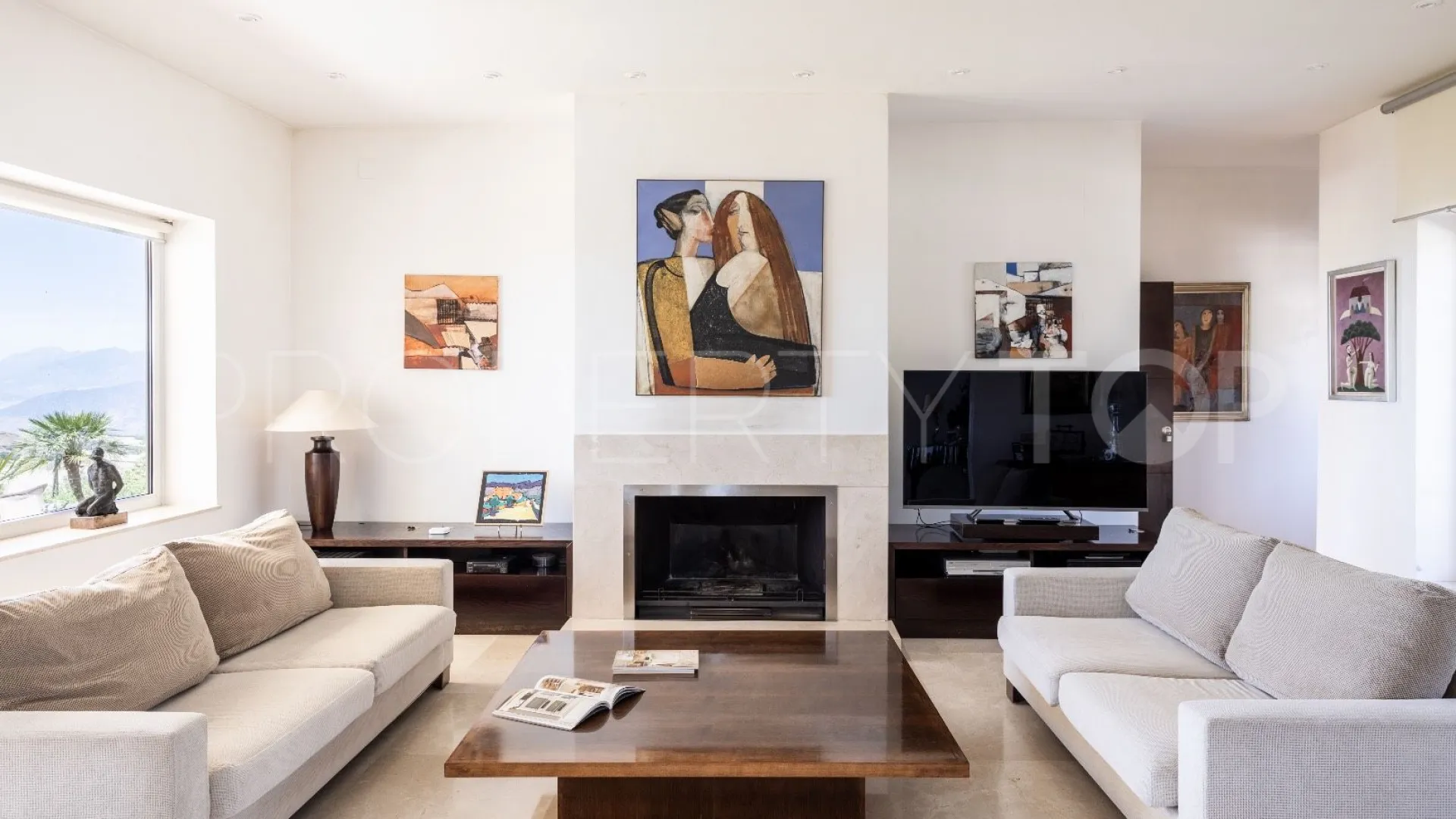 Villa de 5 dormitorios a la venta en Antequera