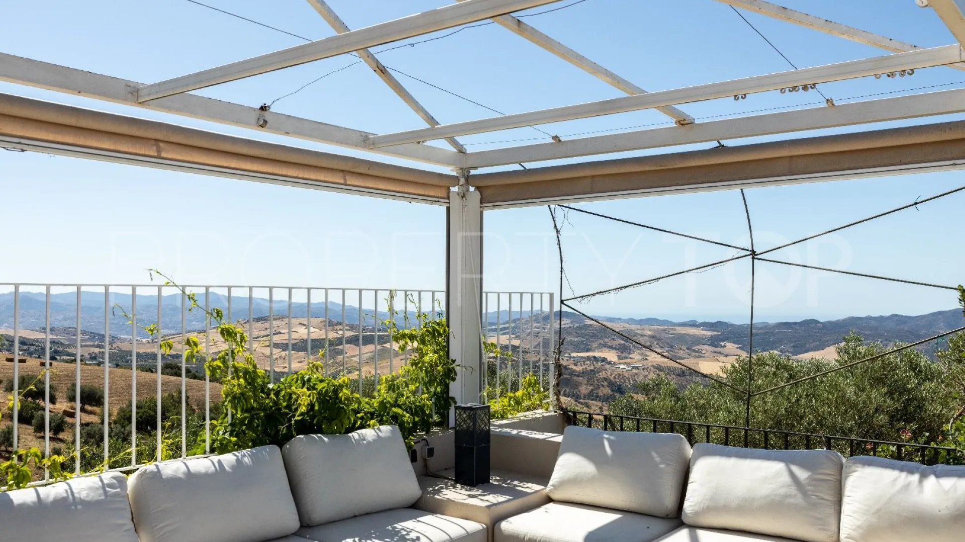 Villa de 5 dormitorios a la venta en Antequera