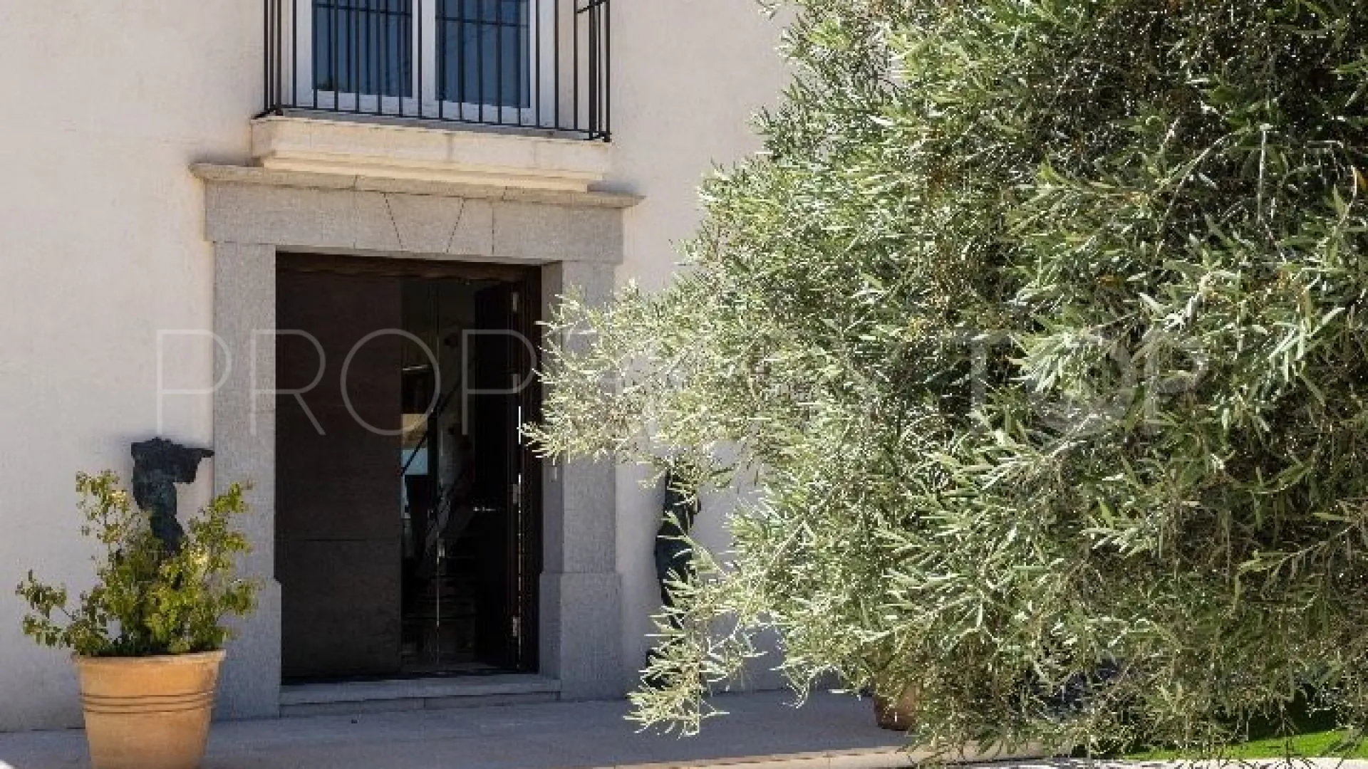 Villa de 5 dormitorios a la venta en Antequera