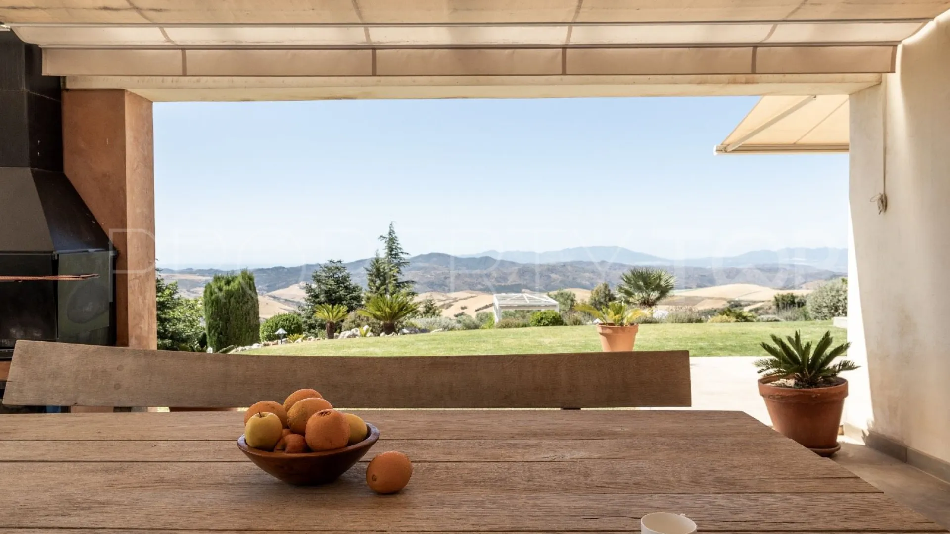 Villa de 5 dormitorios a la venta en Antequera