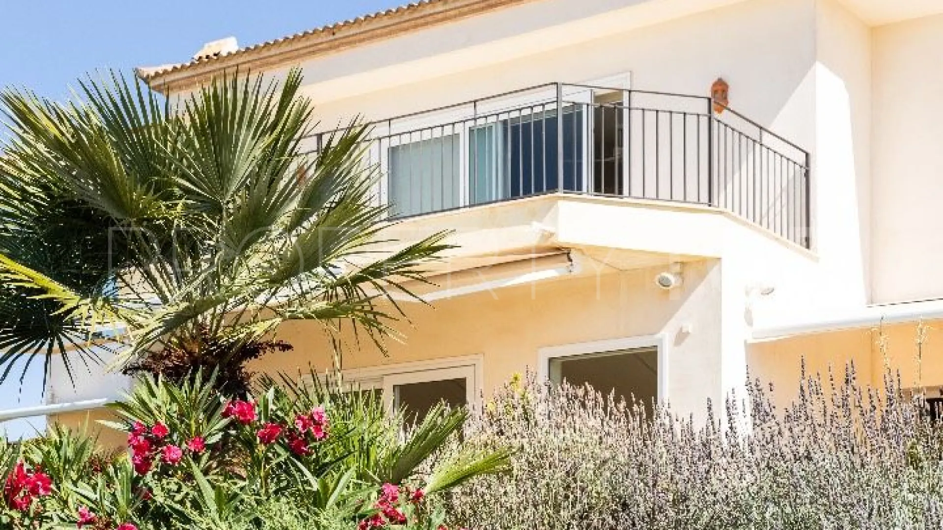 Villa de 5 dormitorios a la venta en Antequera