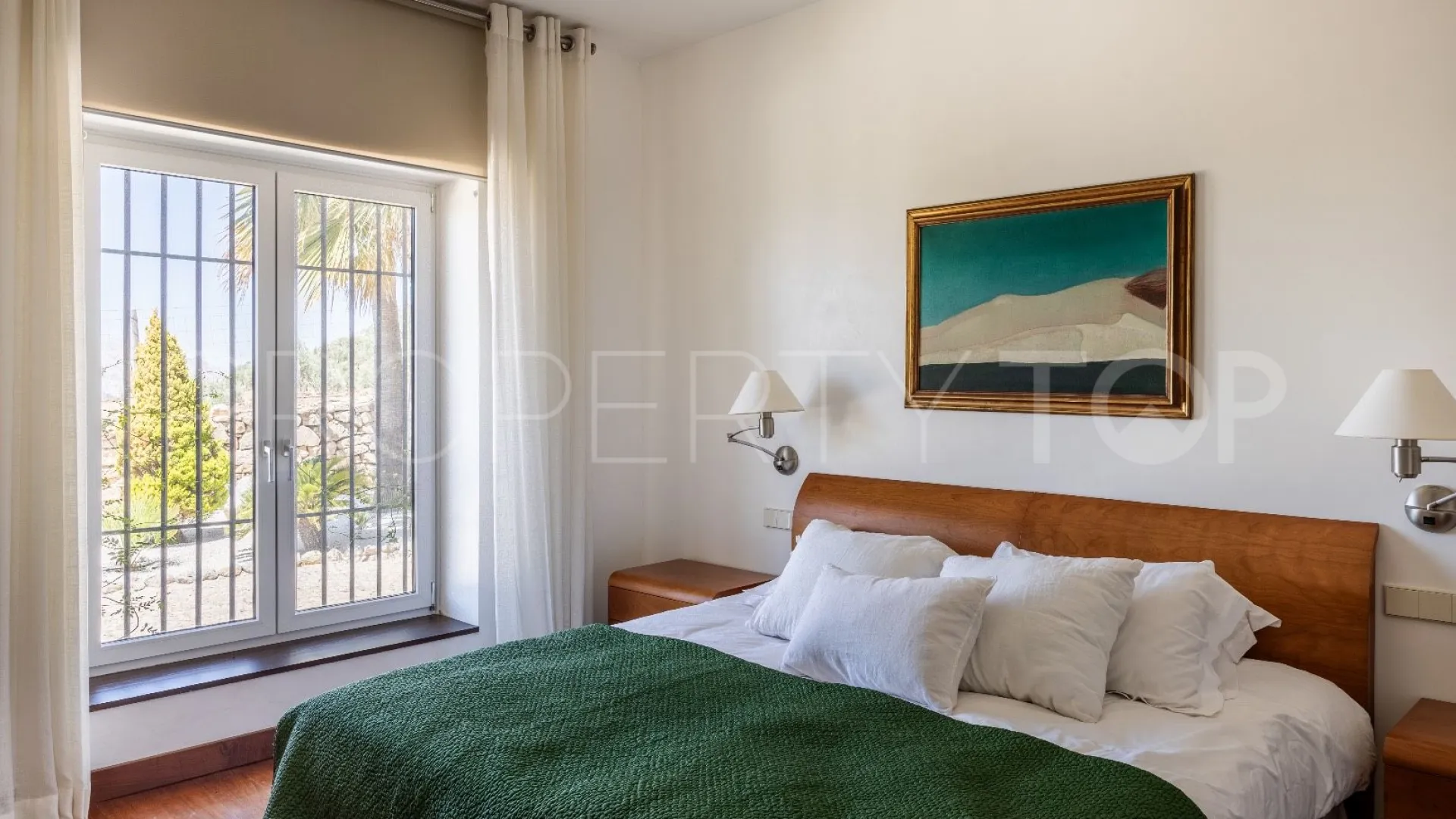Villa de 5 dormitorios a la venta en Antequera