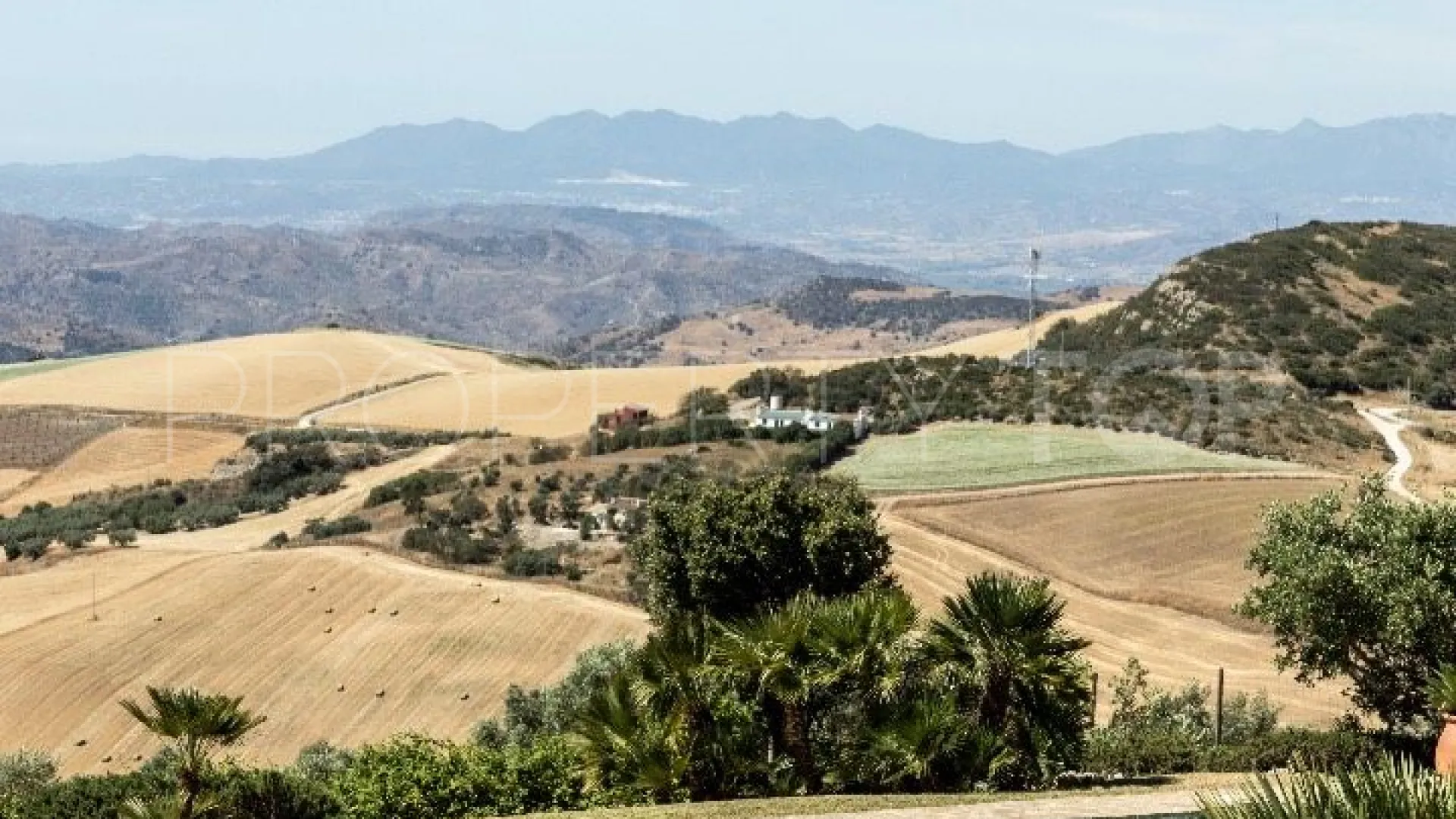 Villa de 5 dormitorios a la venta en Antequera