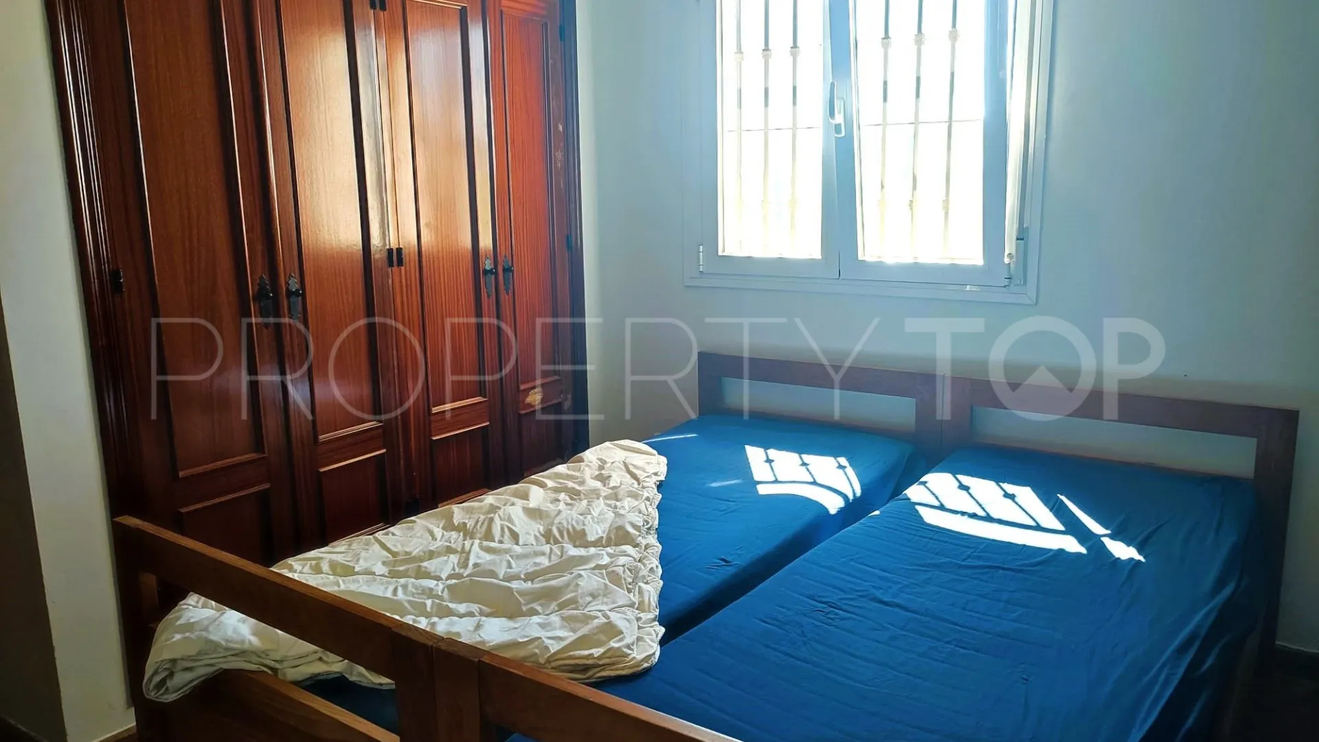 For sale house with 4 bedrooms in Arenas