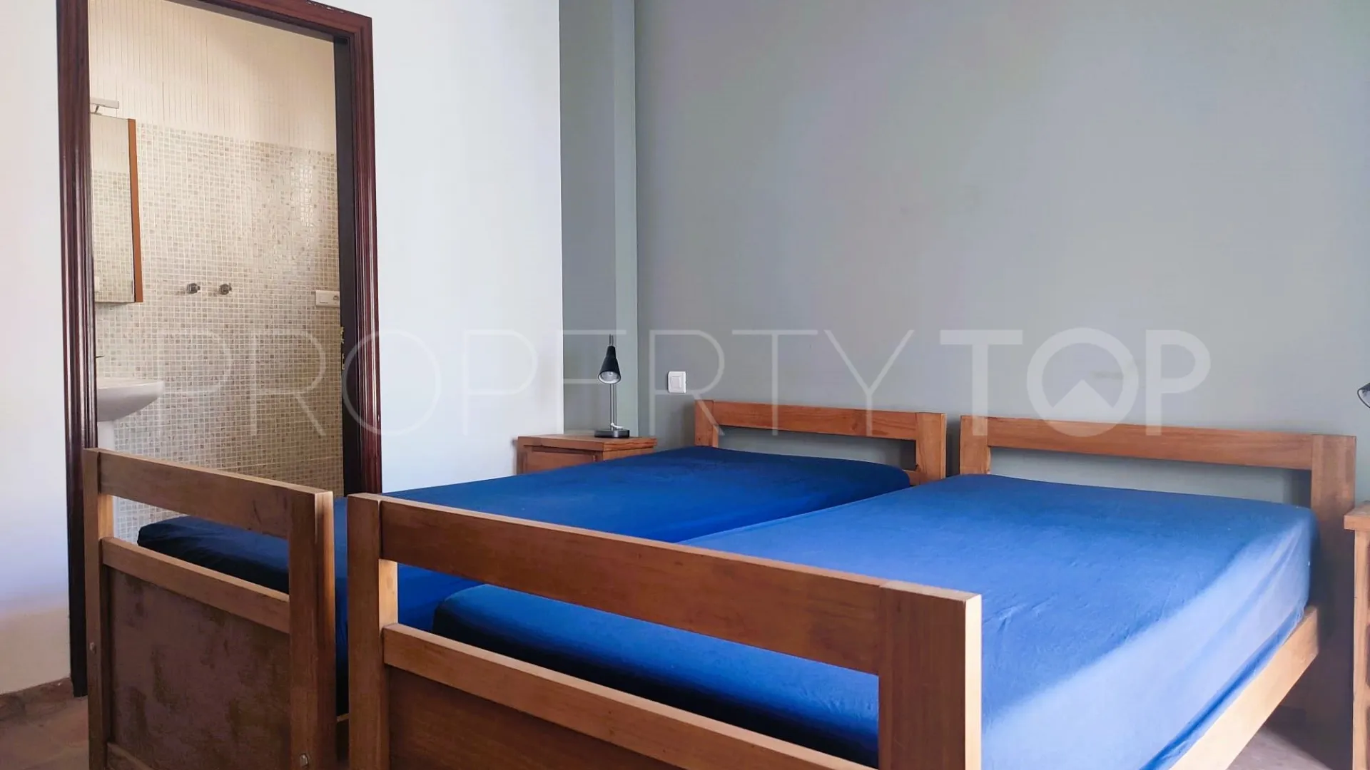 For sale house with 4 bedrooms in Arenas